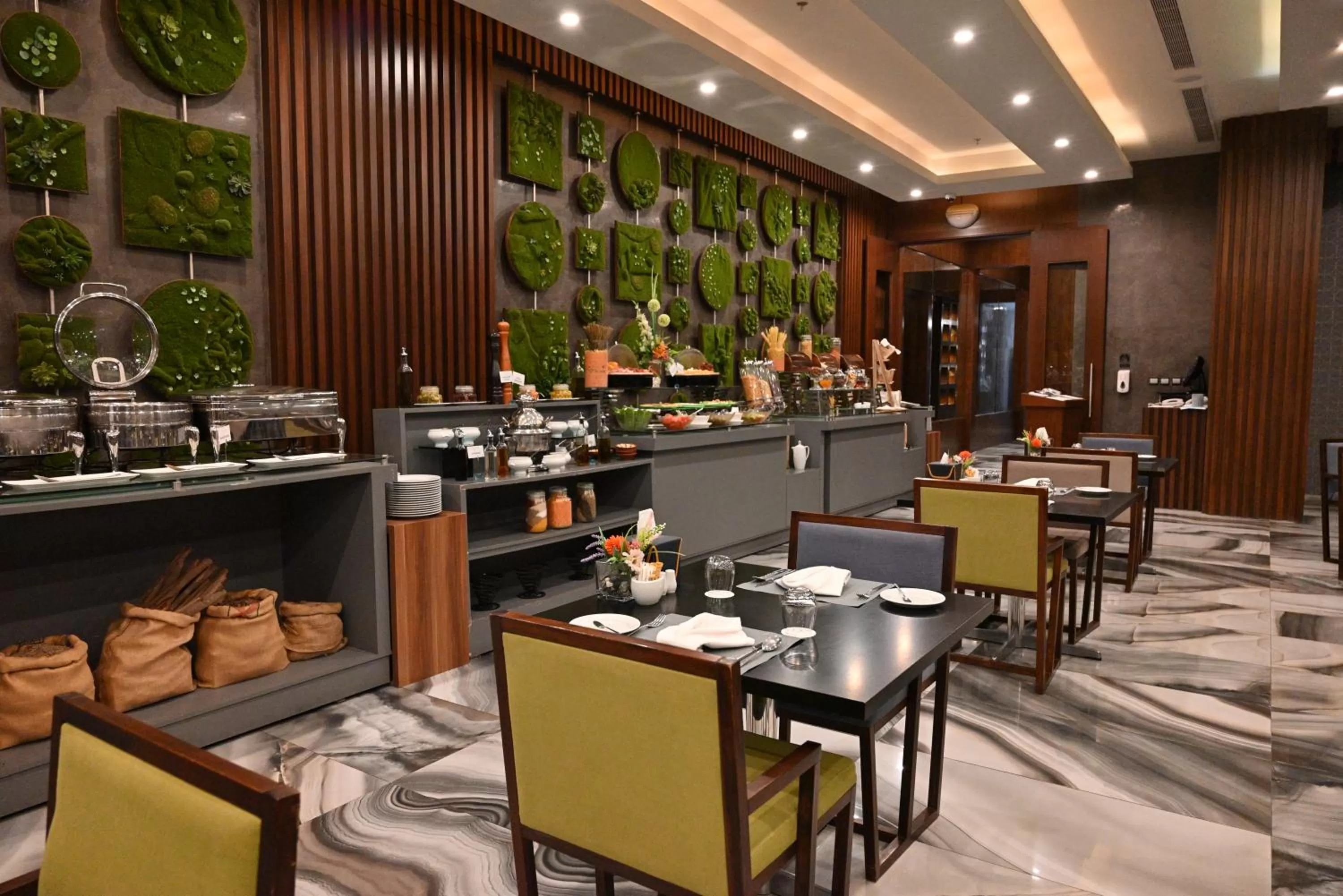Restaurant/Places to Eat in Q Suites Jeddah by EWA - Managed by HMH