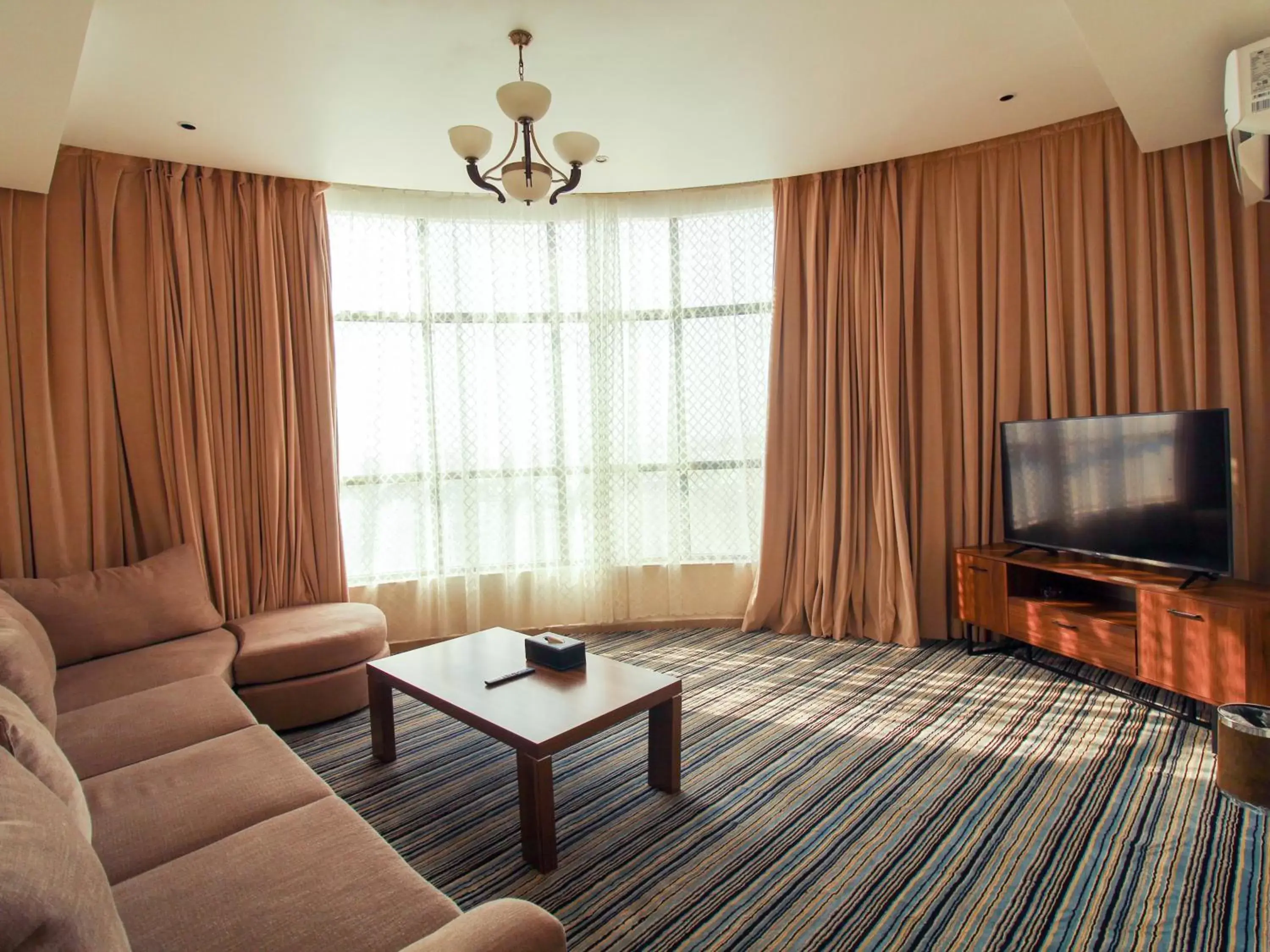 Suite with City View in Friesian Hotel Suites Suite with City View in Friesian Hotel Suites