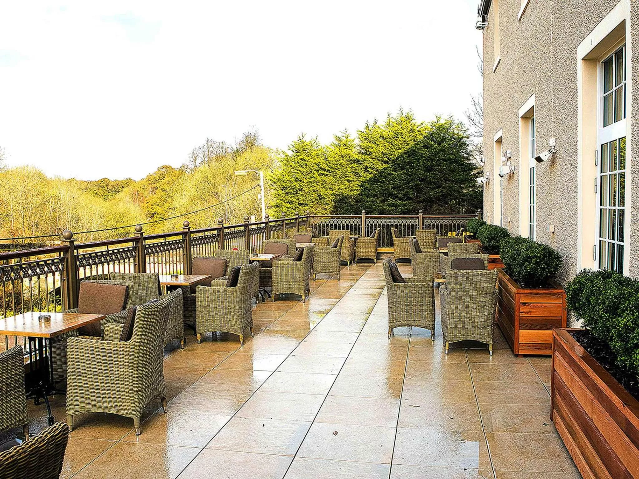 Facade/entrance in Busby Hotel