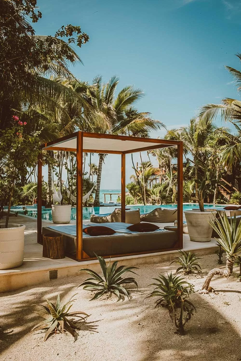 Swimming pool in Jashita Hotel