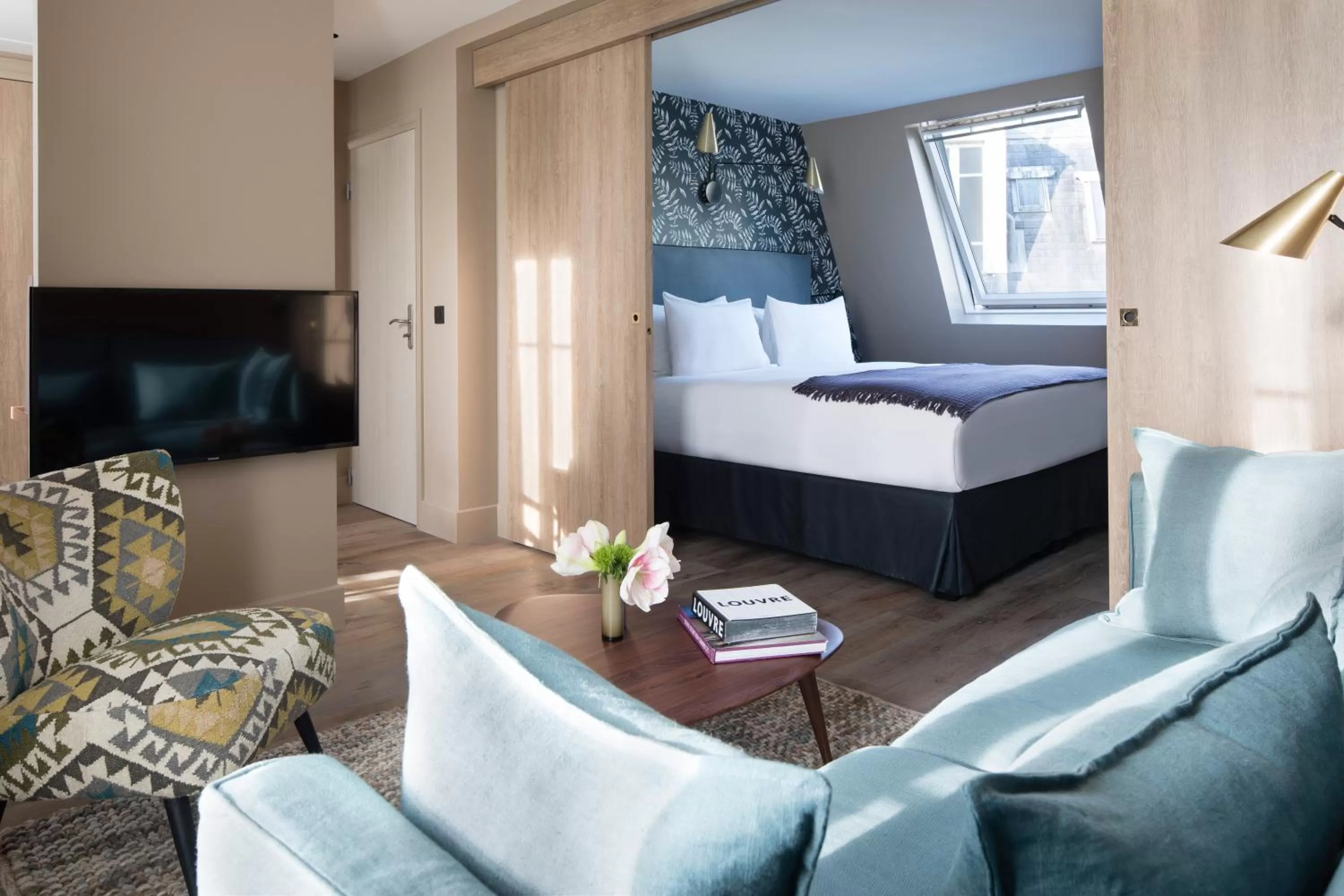 TV and multimedia, Bed in Hôtel Maxim Quartier Latin