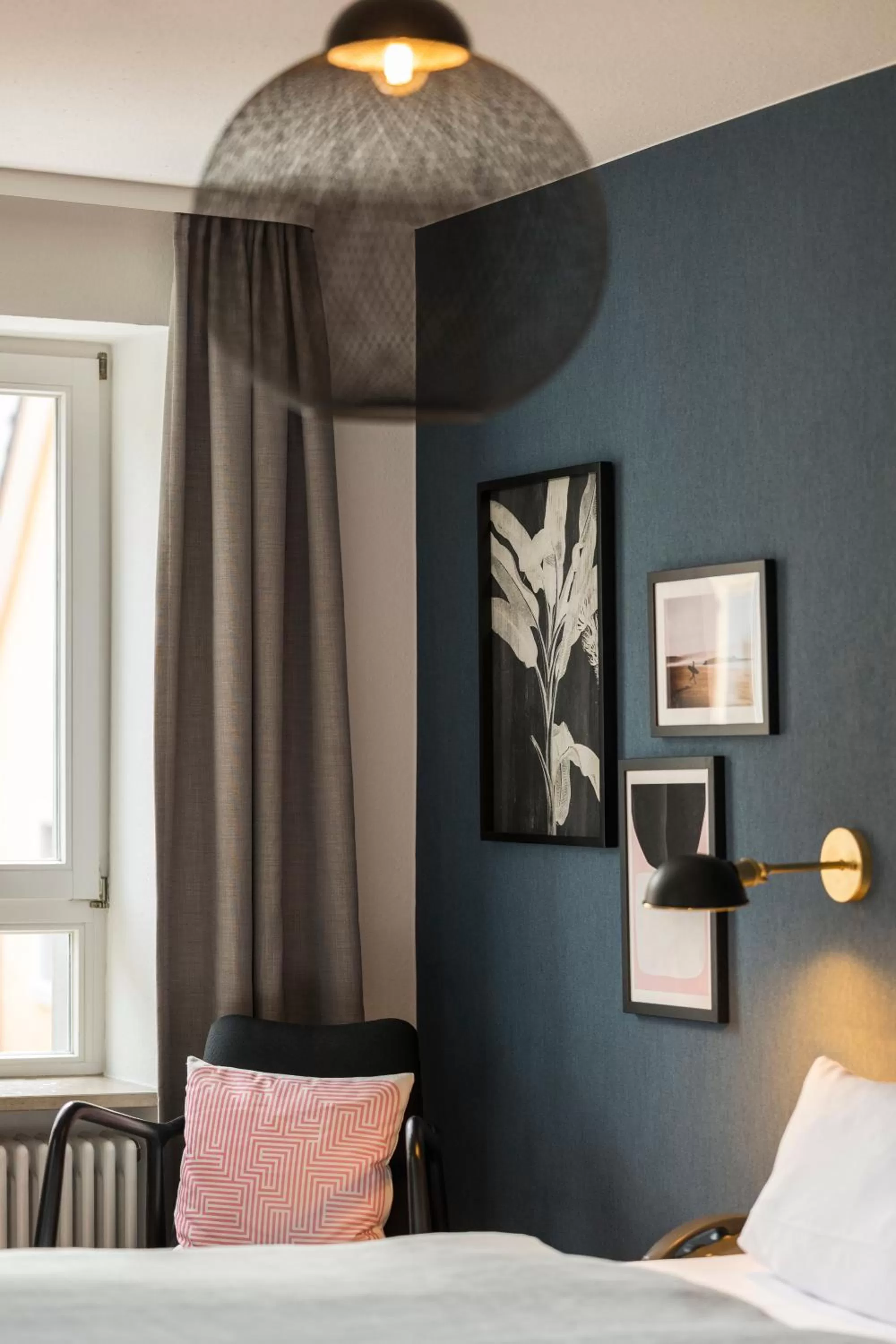 Bed in Genusshotel Krone & Roadtrips bei Basel