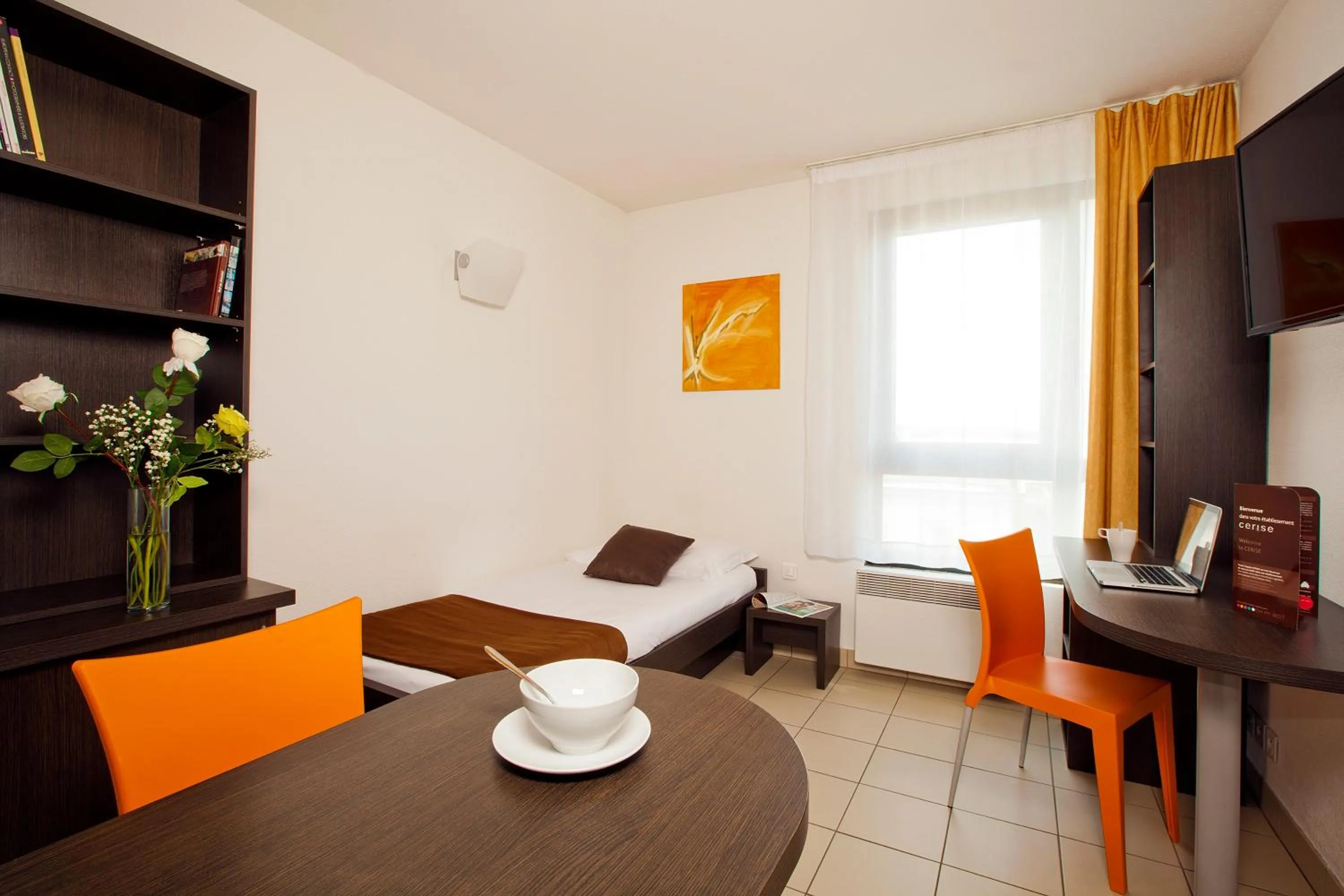 Bedroom in Cerise Strasbourg Appart Hotel