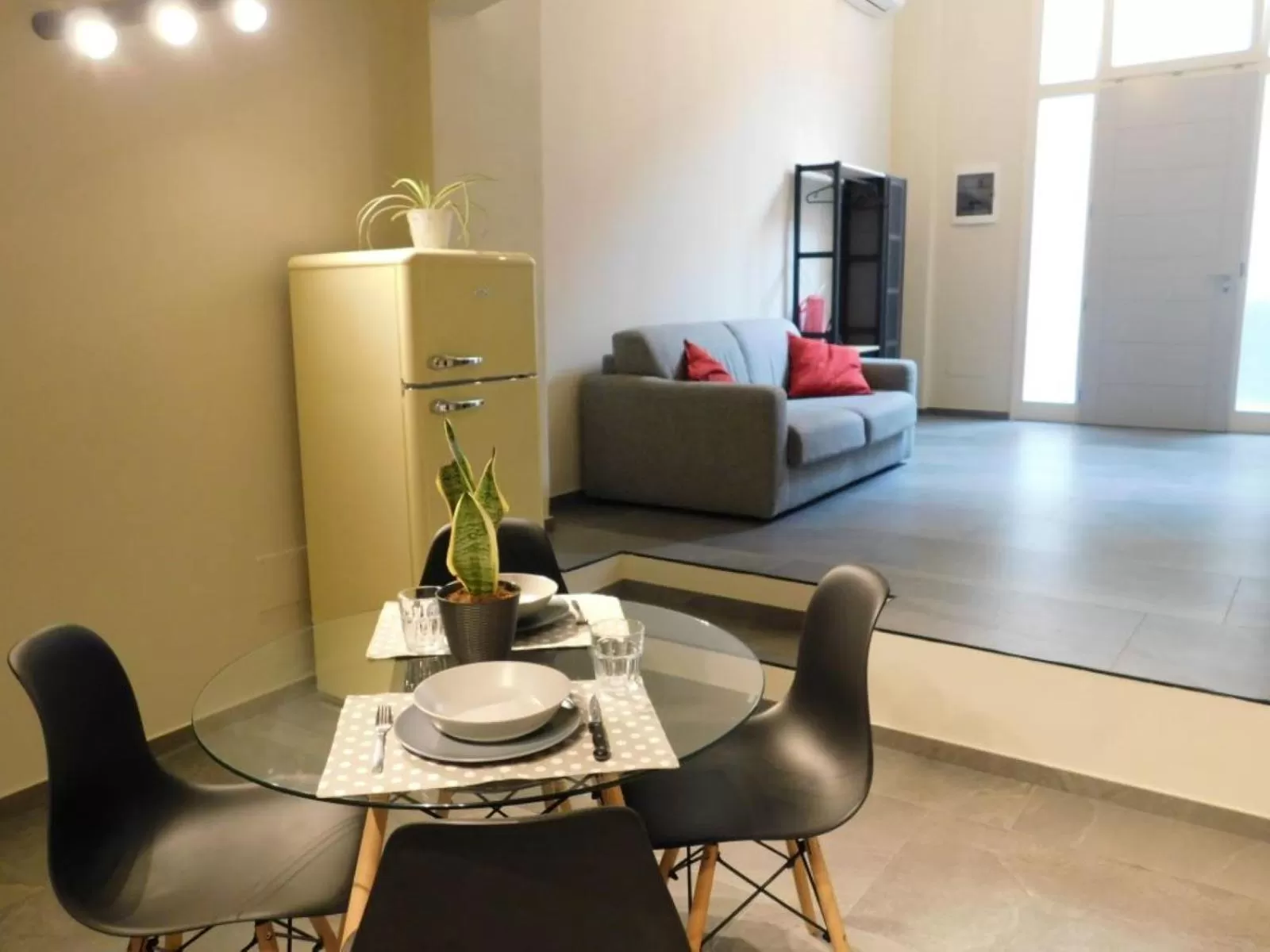 Dining area in Piumaviola Beds & Apartments