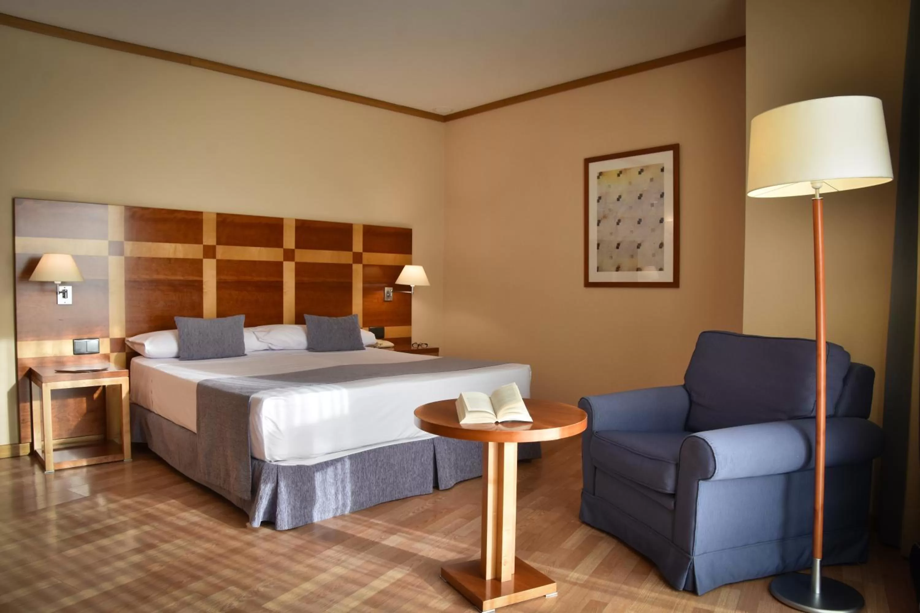 Coffee/tea facilities, Bed in Senator Parque Central