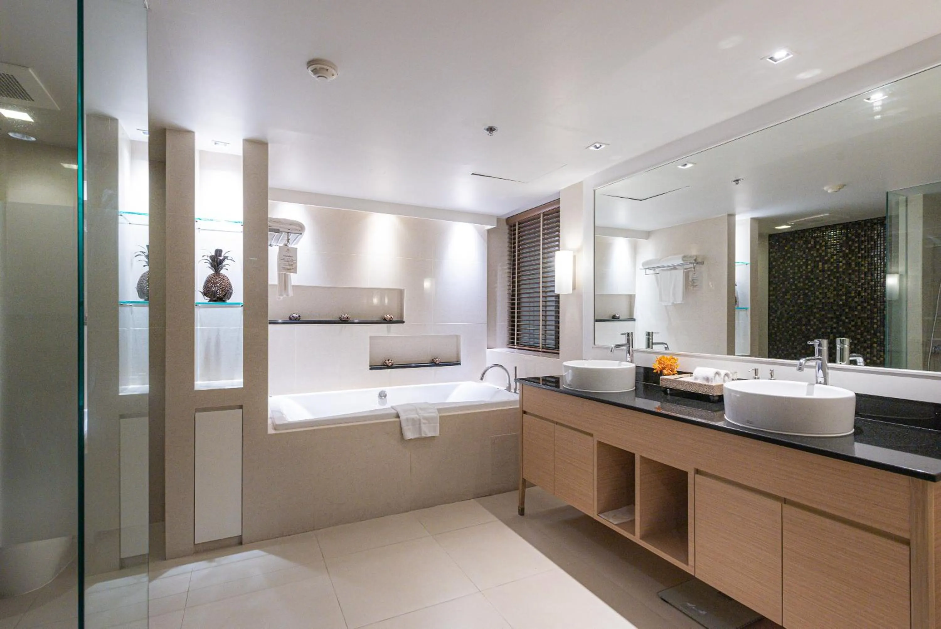 Bathroom in Summit Windmill Golf Suite Hotel at Suvarnabhumi