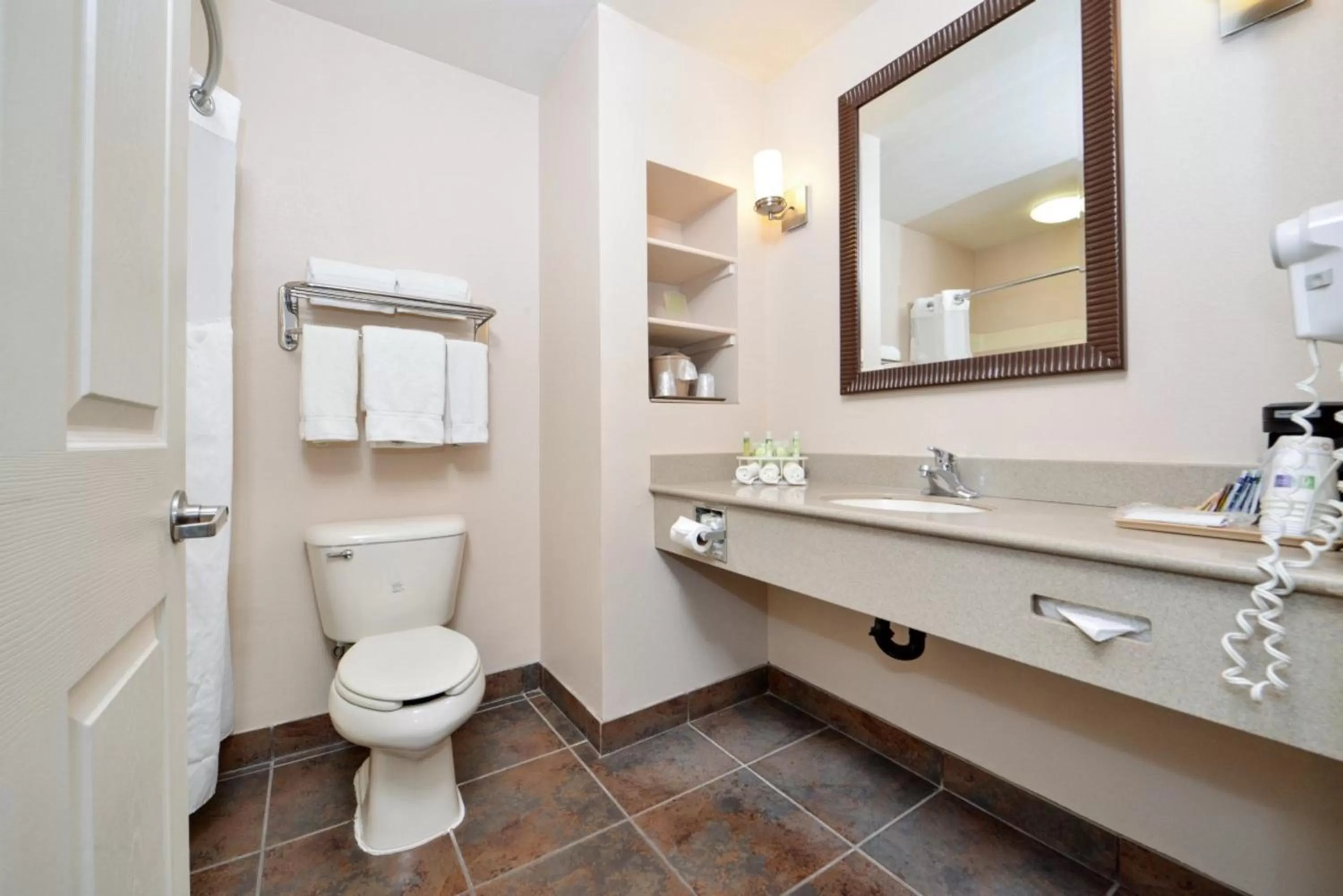 Bathroom in Holiday Inn Express Kingman by IHG