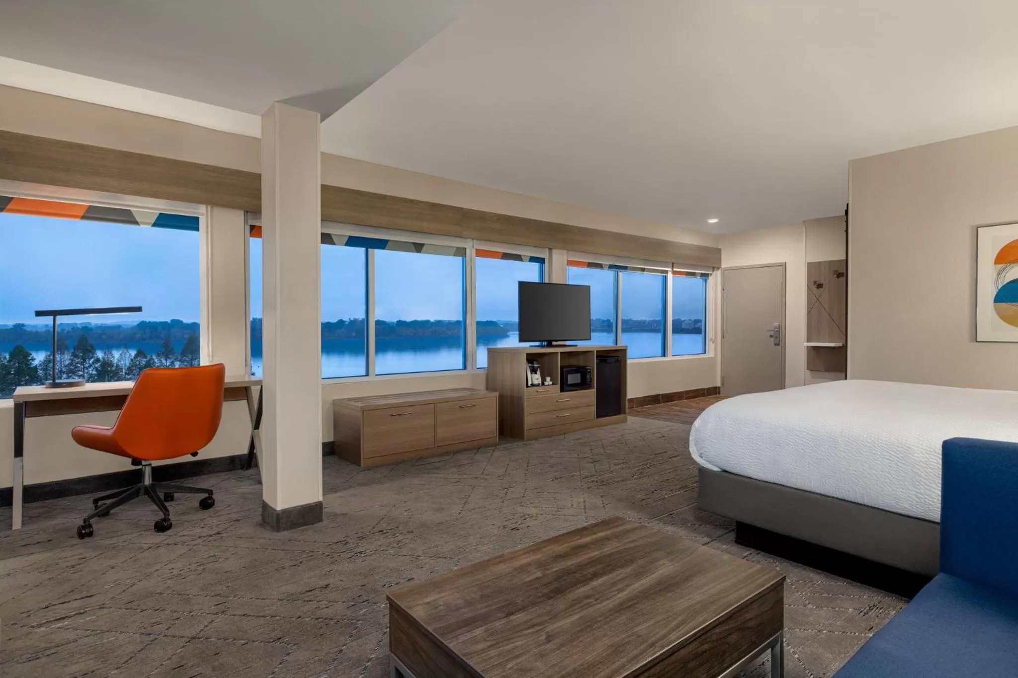 Photo of the whole room, Bed in Holiday Inn Express & Suites Evansville Downtown by IHG