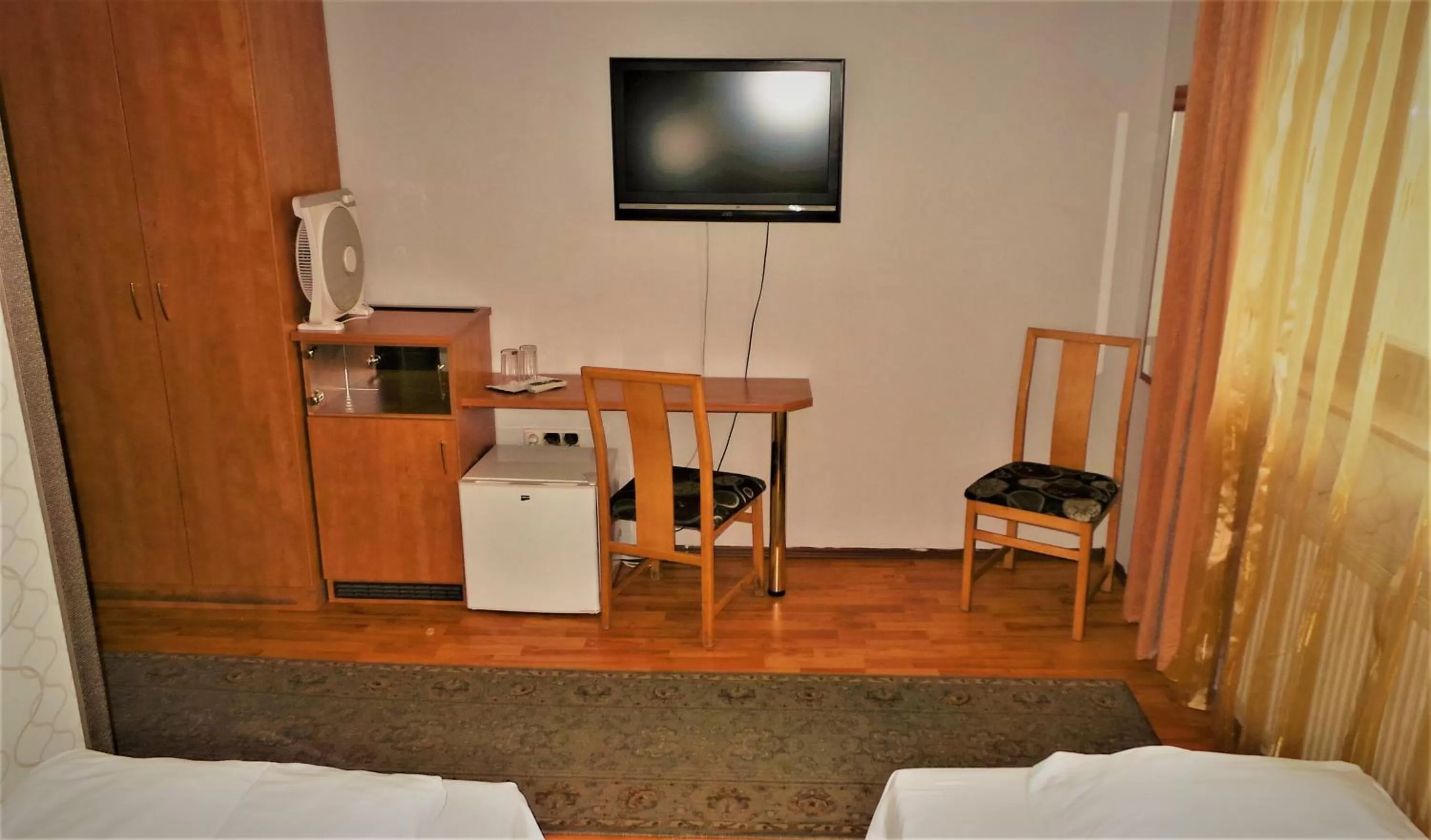 Seating area, TV/Entertainment Center in Hotel Sonne