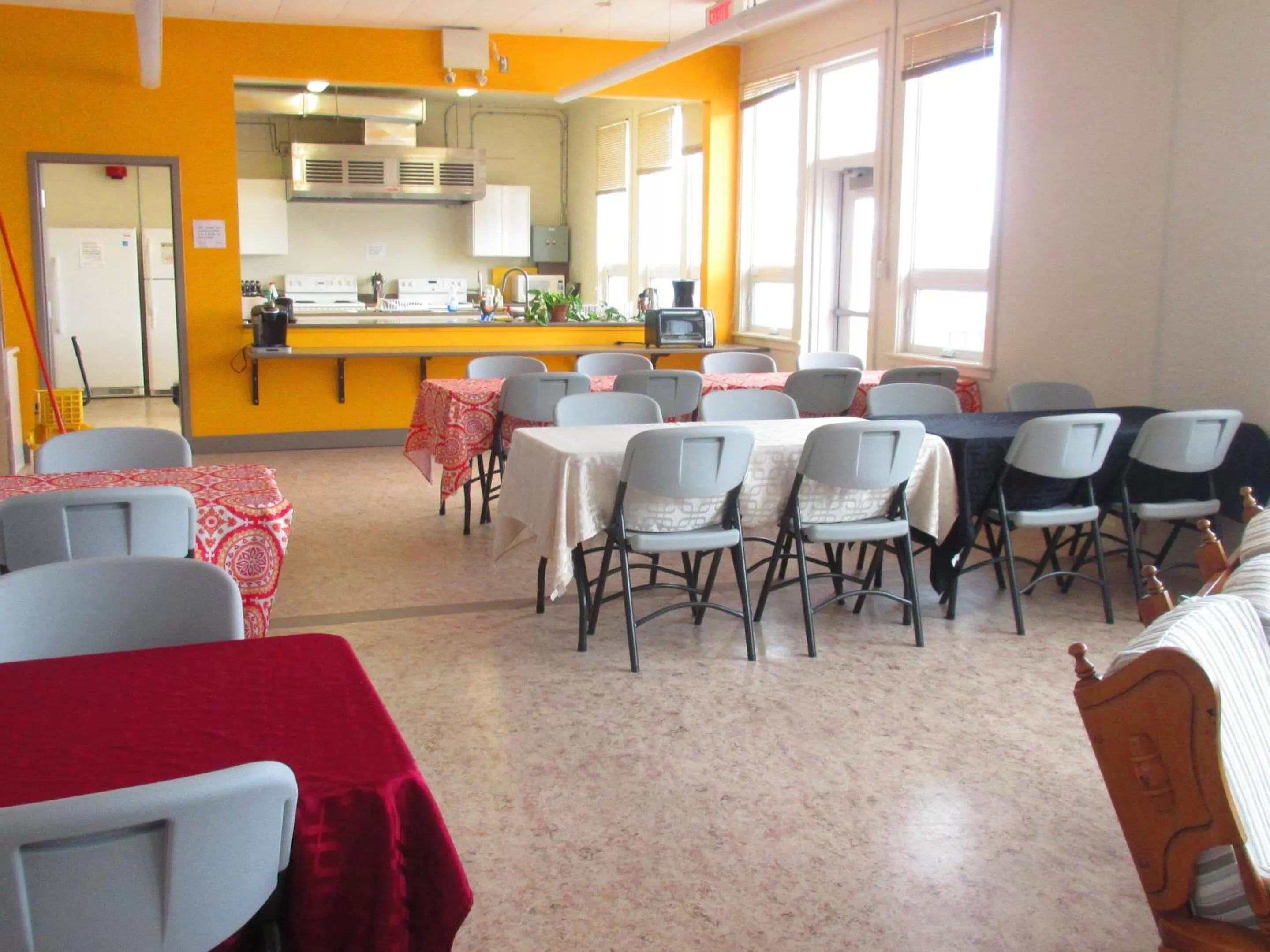 Dining area, Restaurant/Places to Eat in Auberge La Petite École de Forillon