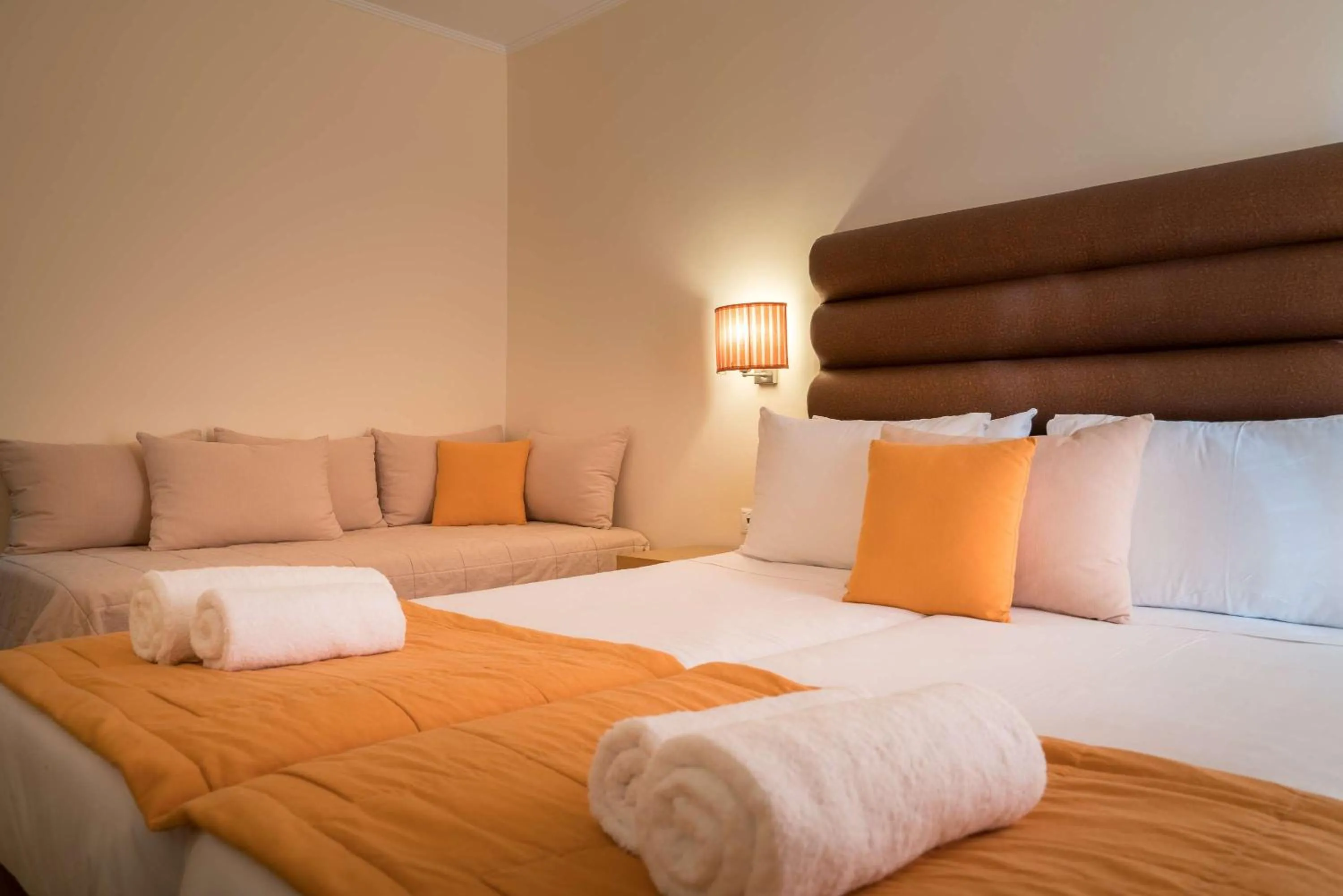 Triple Room with Three Single Beds and Bath Tub in Galaxy Beach Resort BW Premier Collection