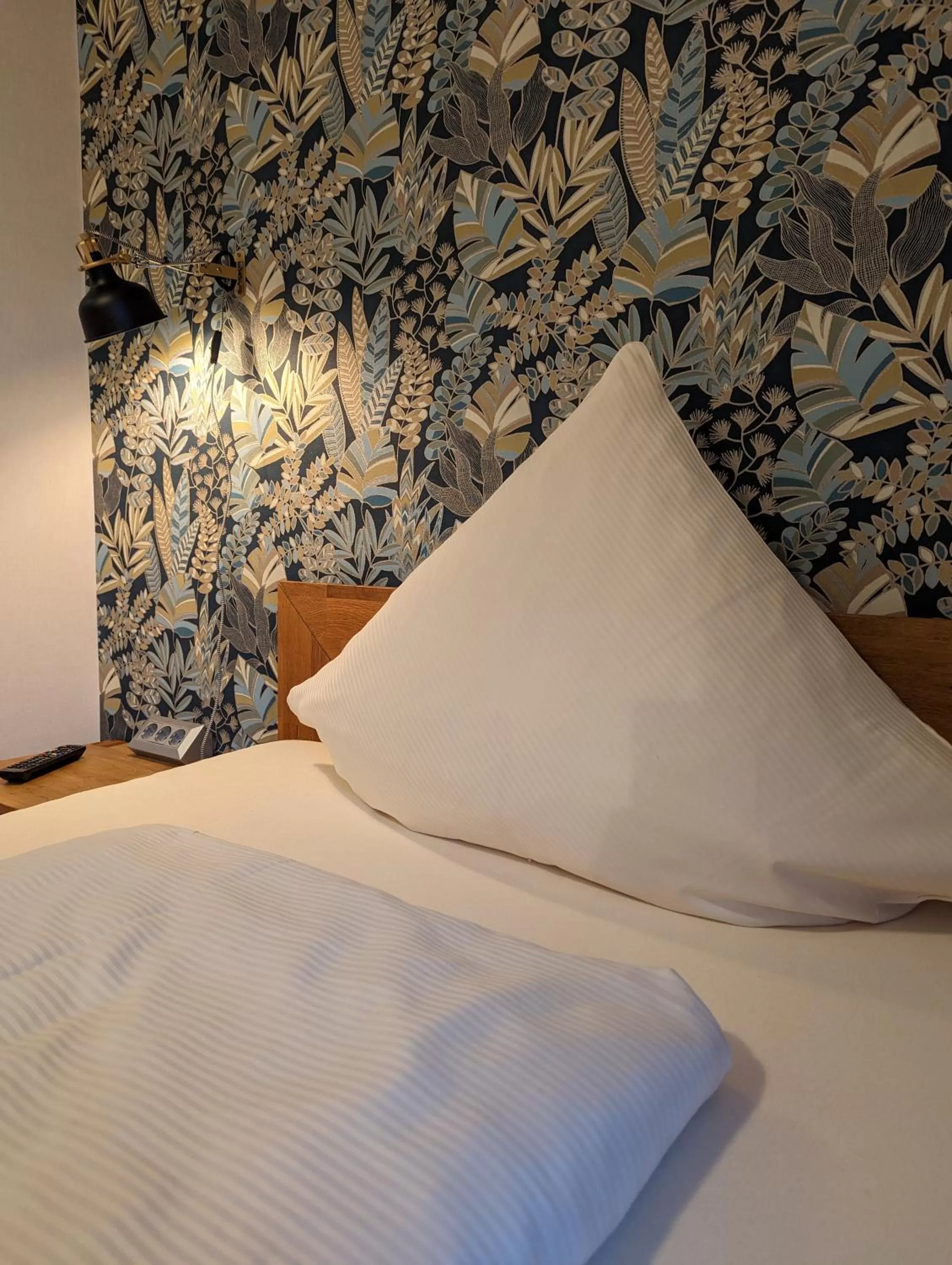 Photo of the whole room, Bed in PaGa - Parkgaststaette