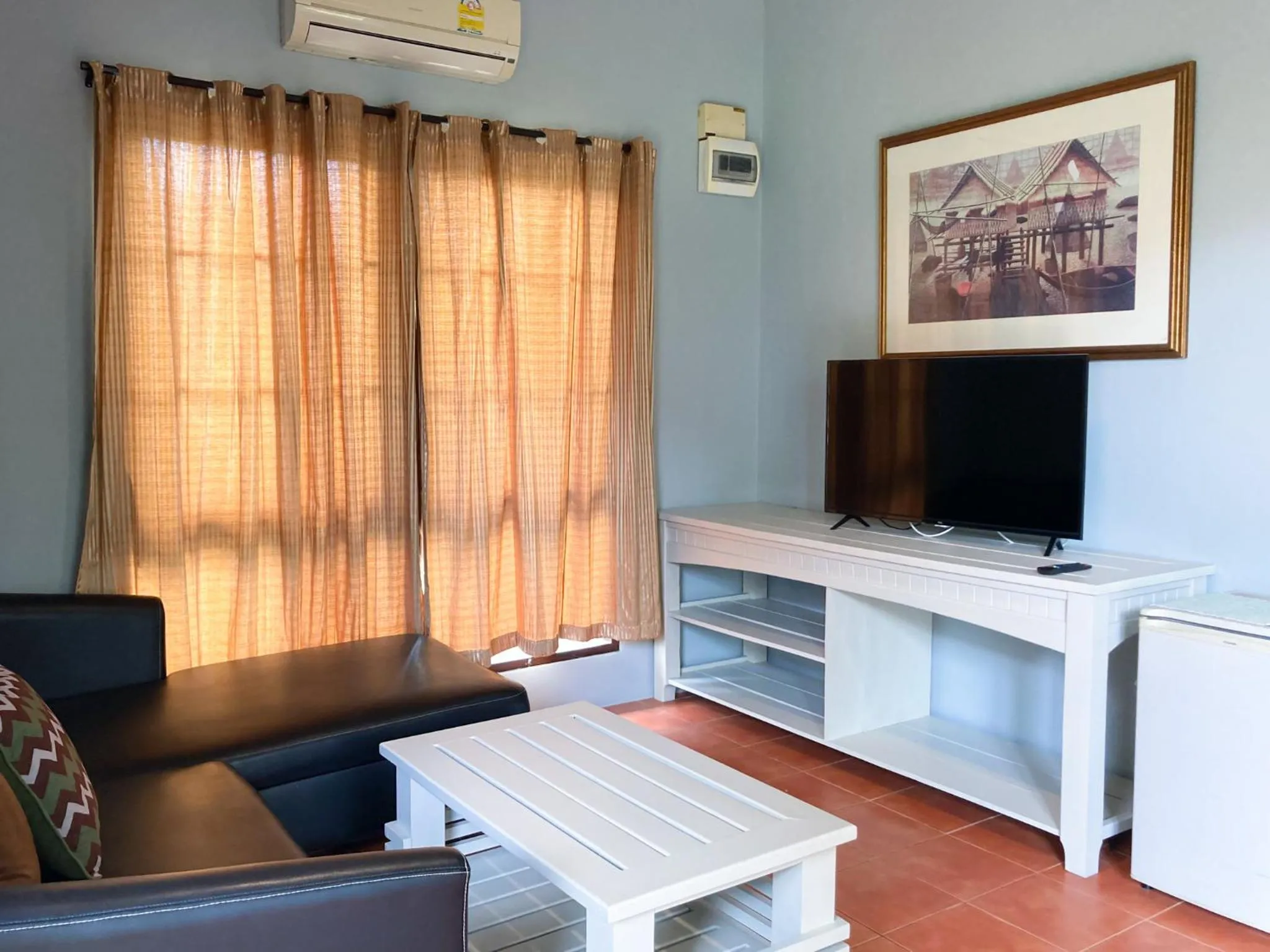 Communal lounge/ TV room in Flora Ville-SHA PLUS