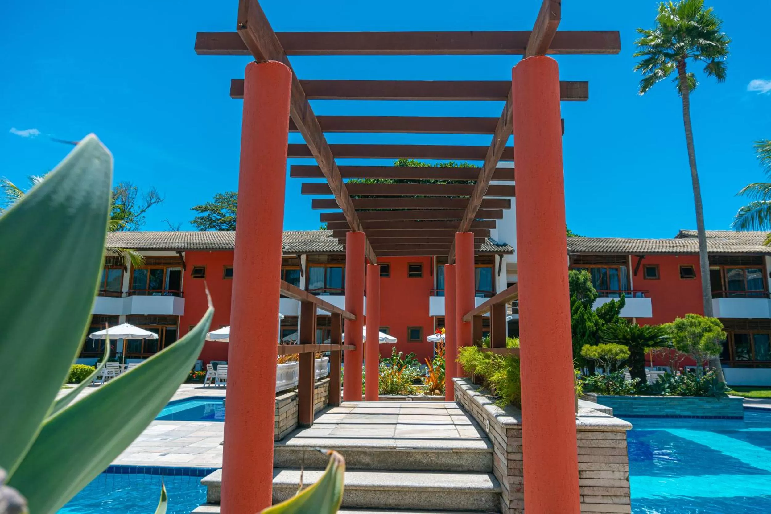 Swimming pool in Porto das Naus Praia Hotel