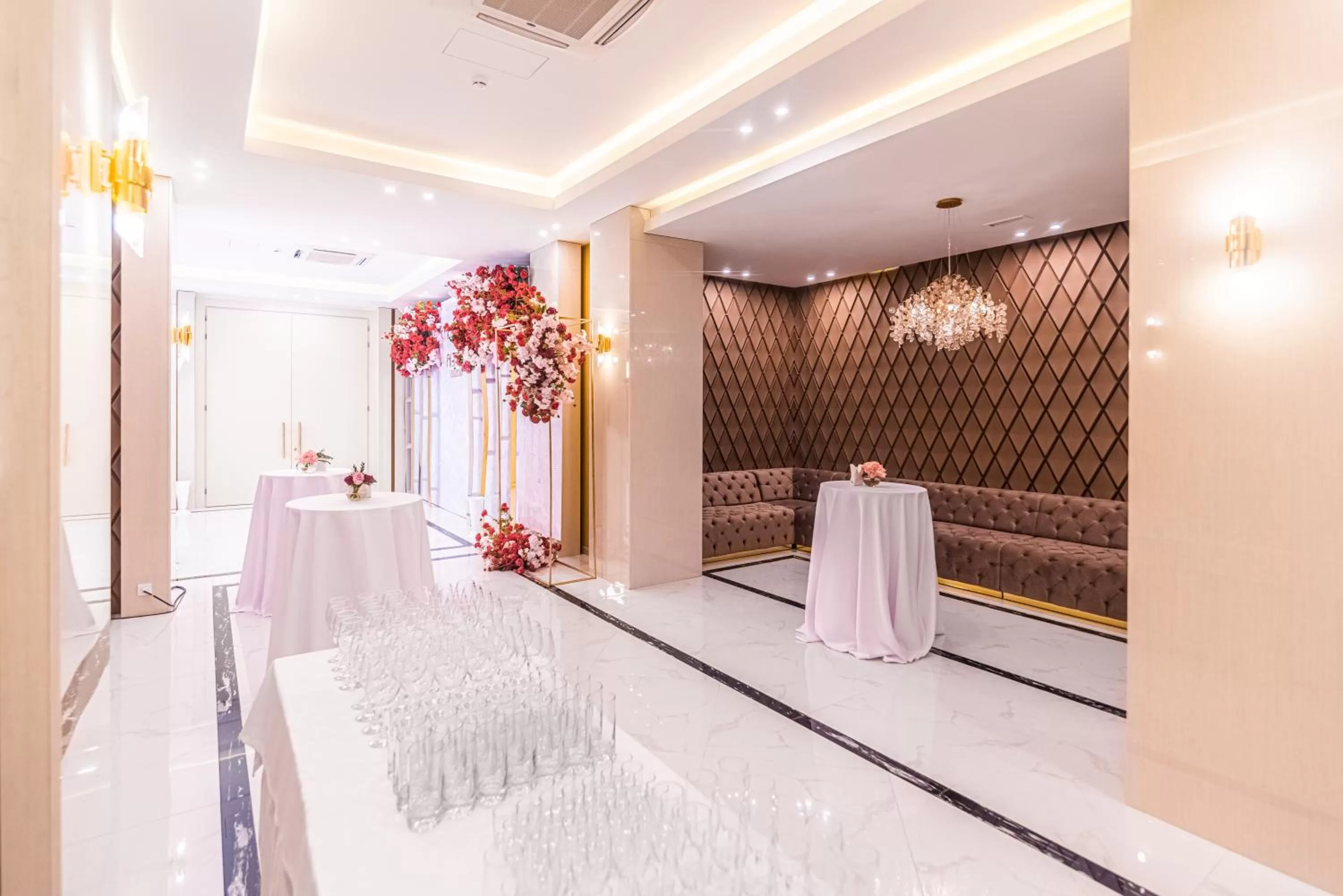 Banquet/Function facilities in Resident City Hotel