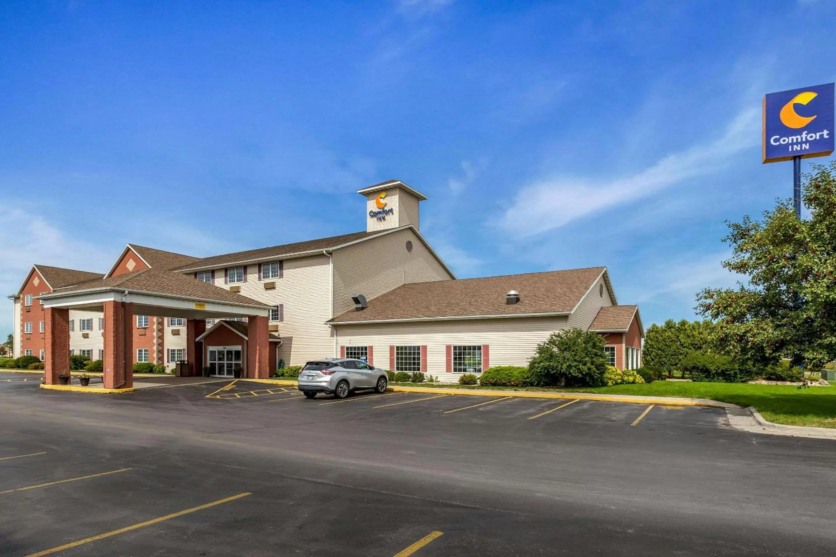 Property building in Comfort Inn Story City