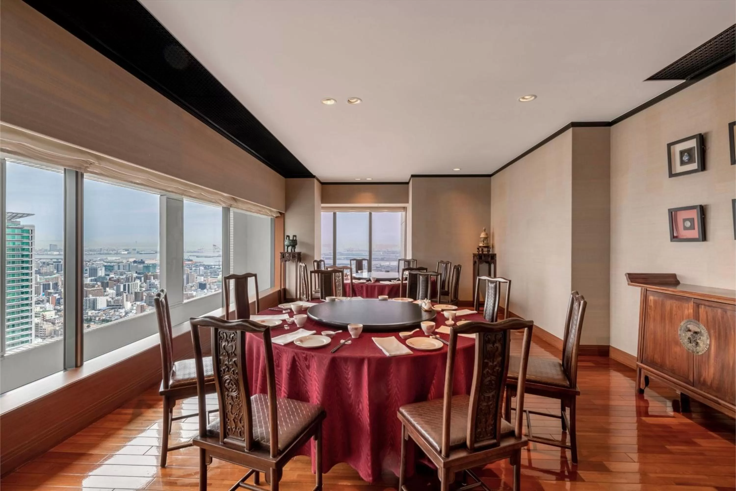 Restaurant/places to eat in ANA Crowne Plaza Kobe by IHG