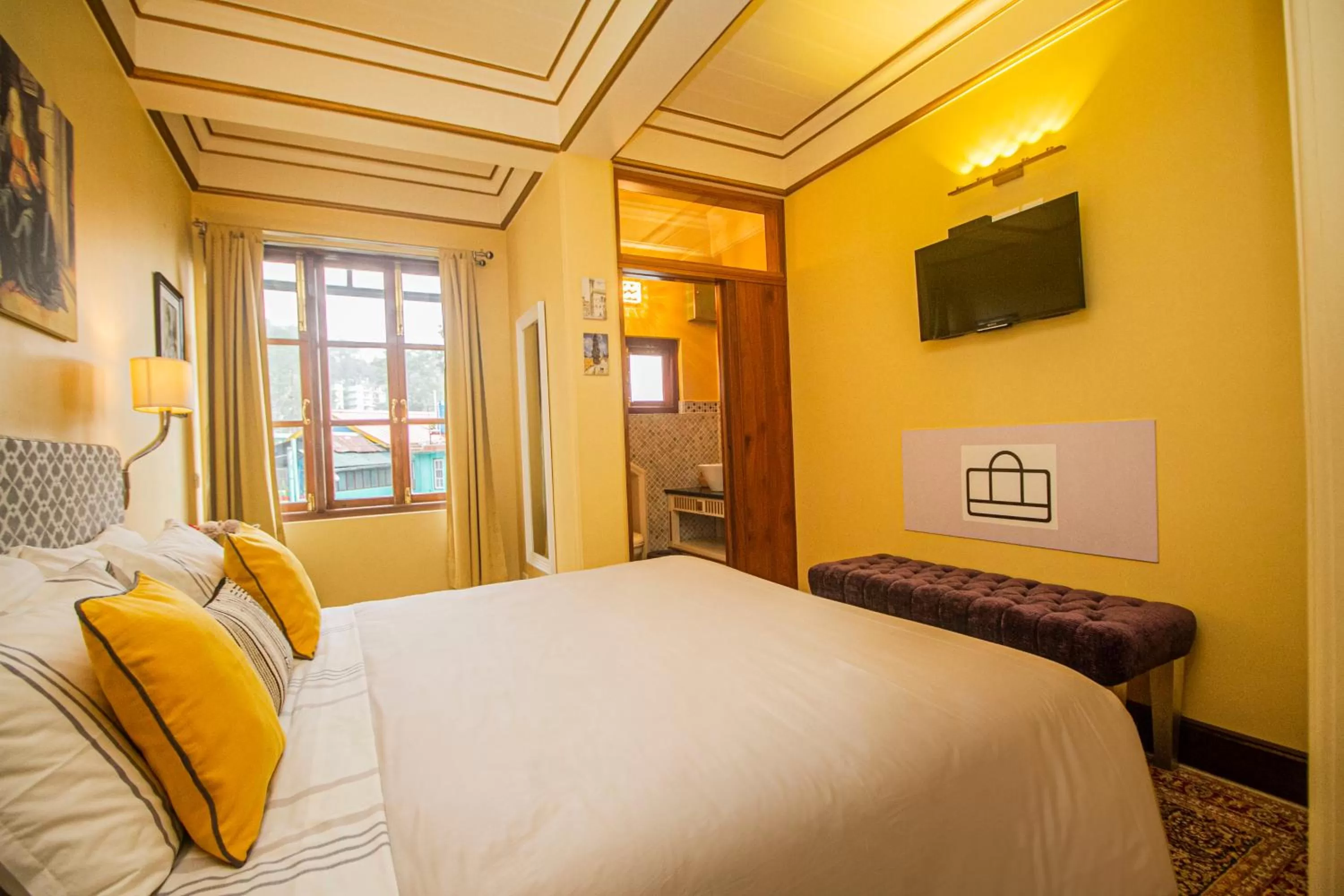 Bedroom, Bed in Amritara Luxury Villa Tosca, Gangtok