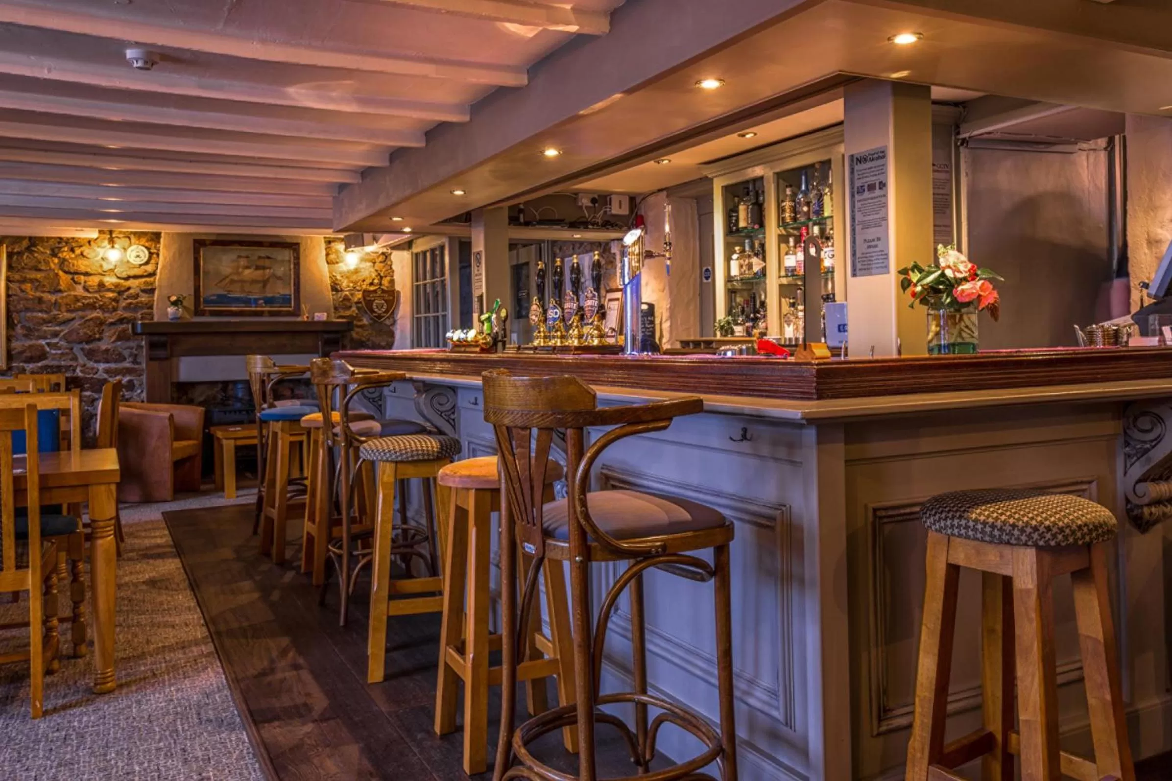 Lounge or bar in Kings Arms