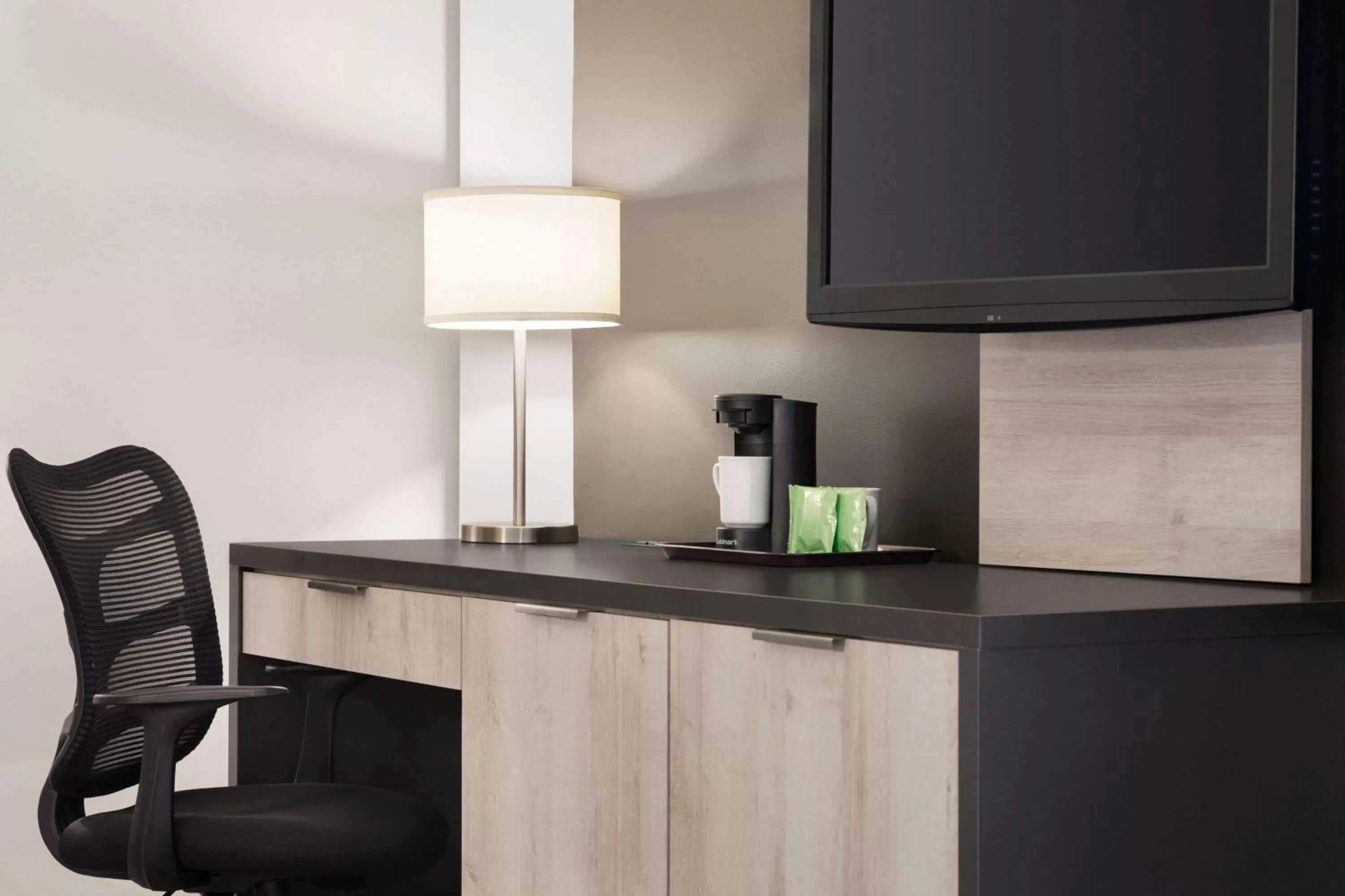 Photo of the whole room in Travelodge by Wyndham Alma