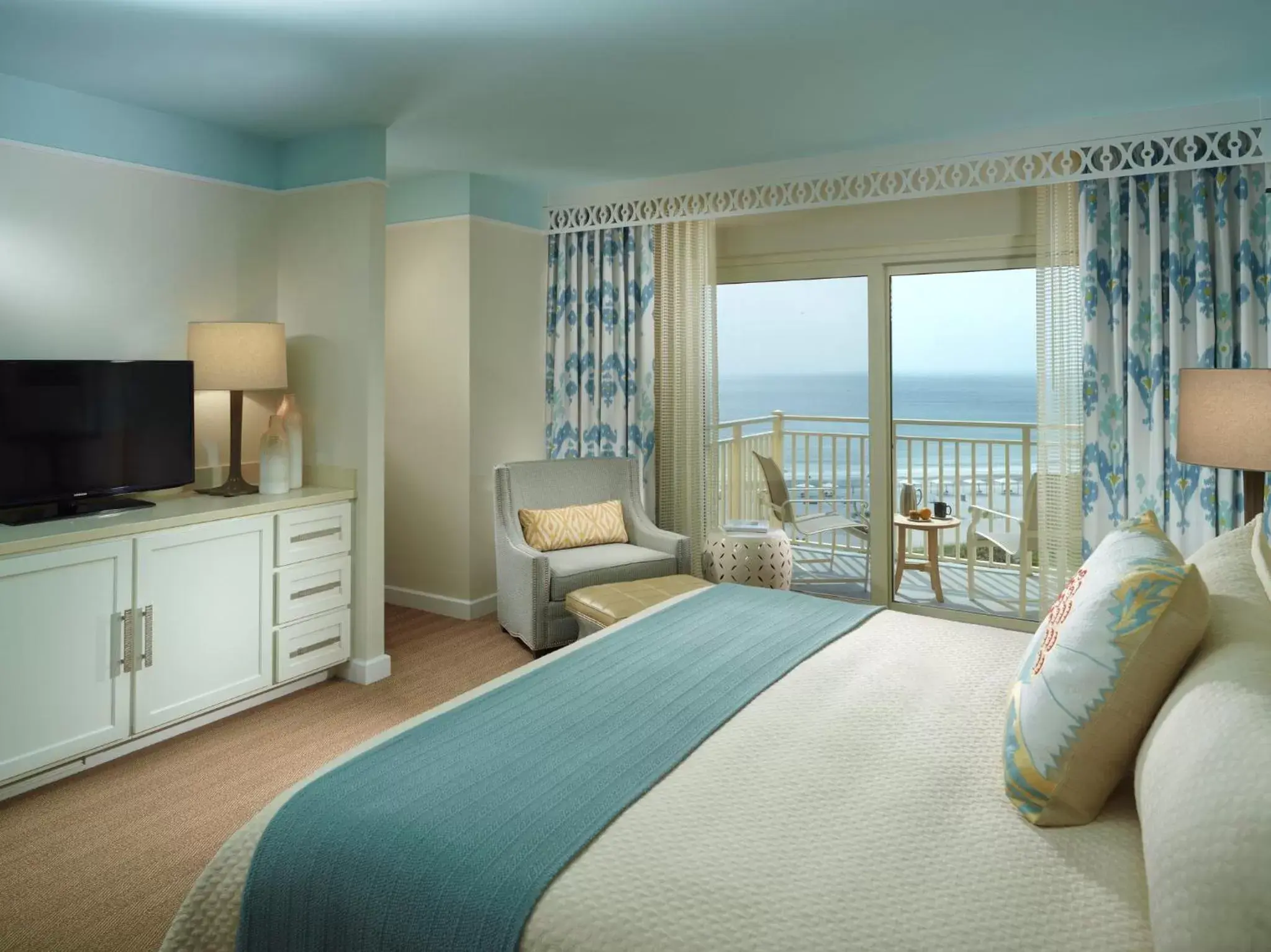 Corner Suite with Ocean and Pool View in Omni Amelia Island Resort & Spa Corner Suite with Ocean and Pool View in Omni Amelia Island Resort & Spa