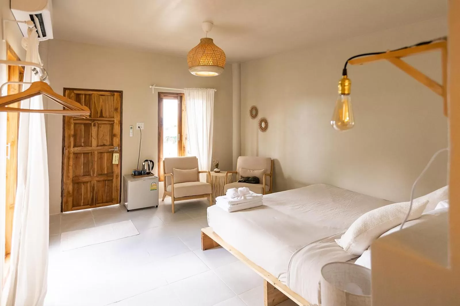 Indie Beach Bungalows