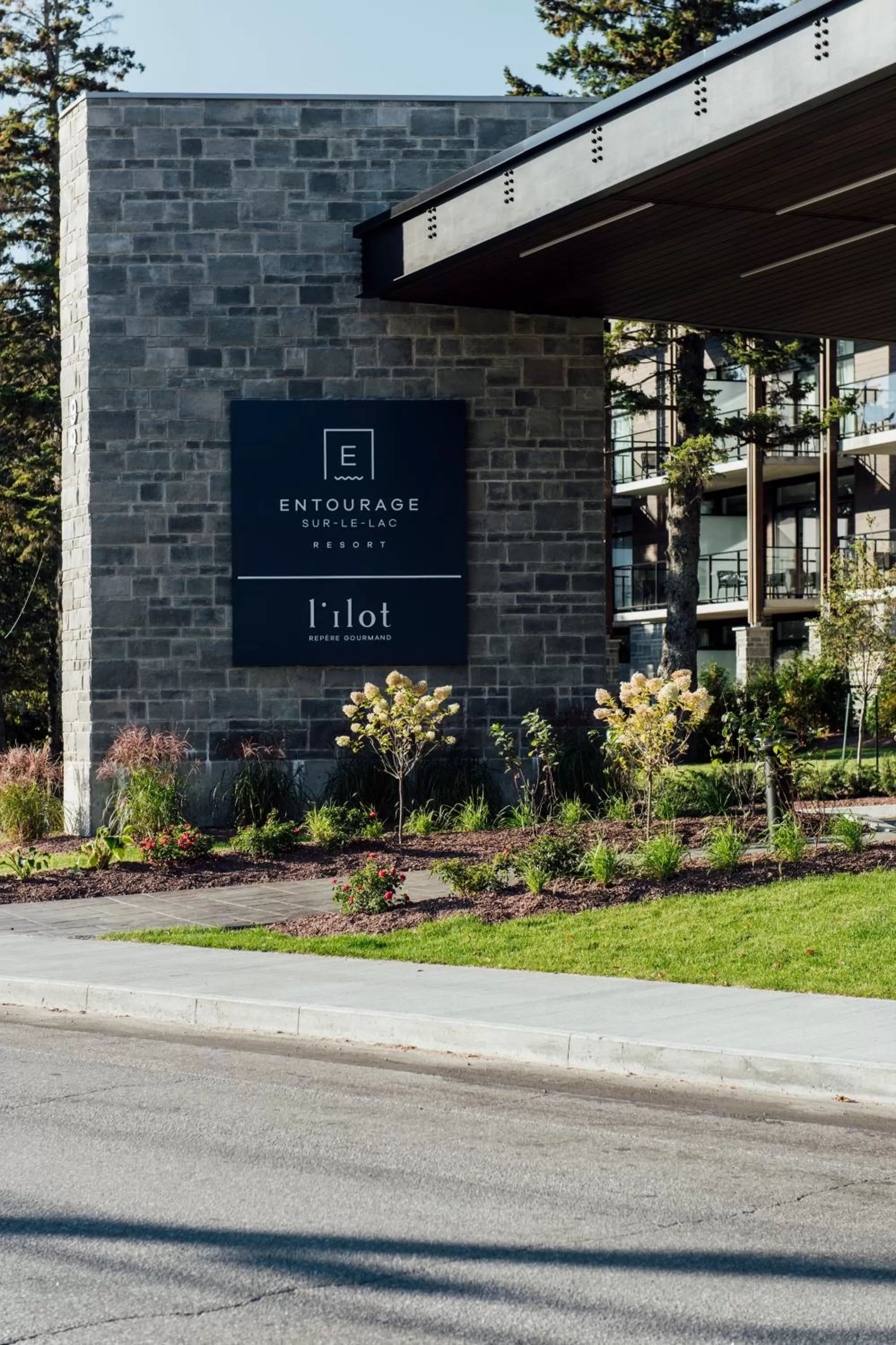 Property building in Entourage sur-le-Lac