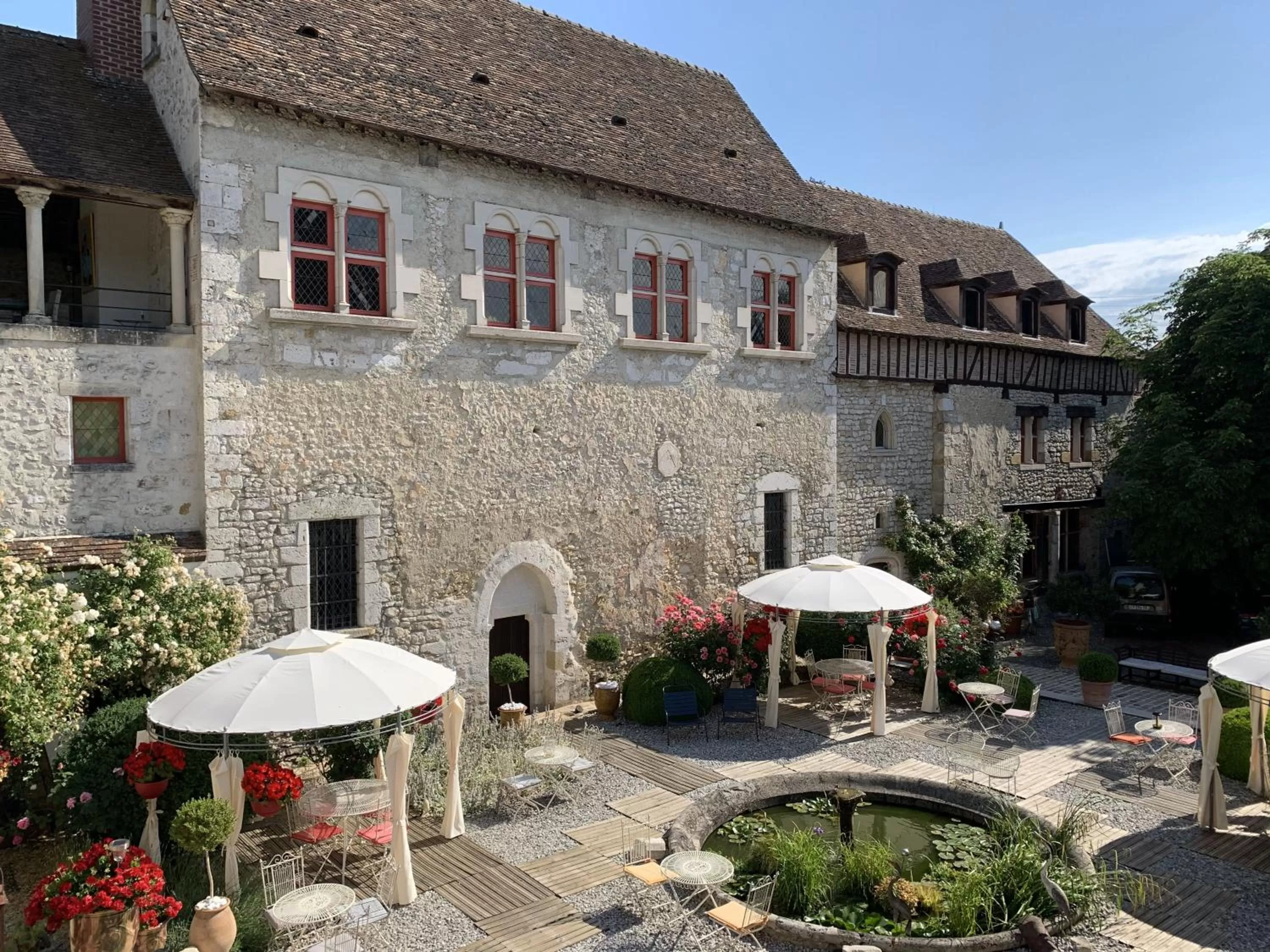 Property building in Demeure des Vieux Bains