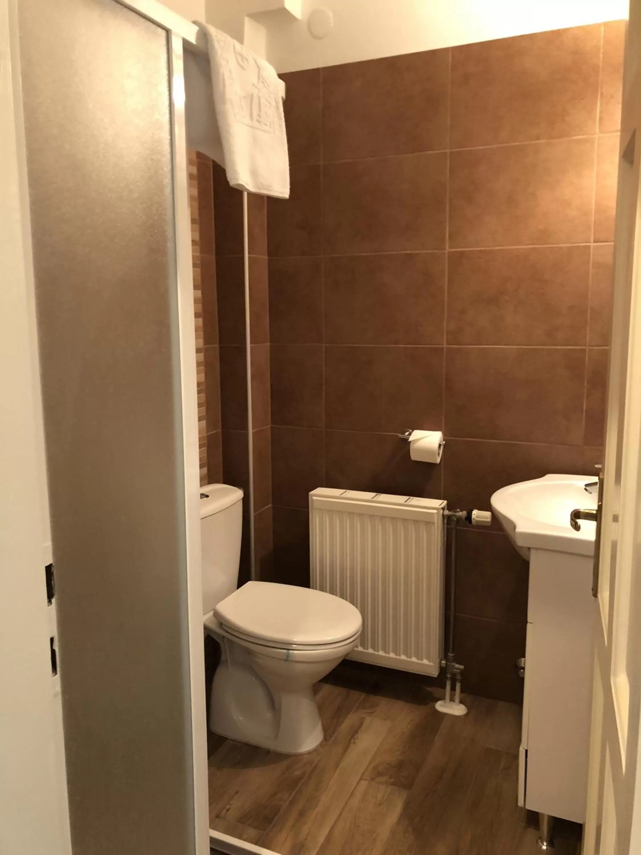 Bathroom in Zöldtető Panzió