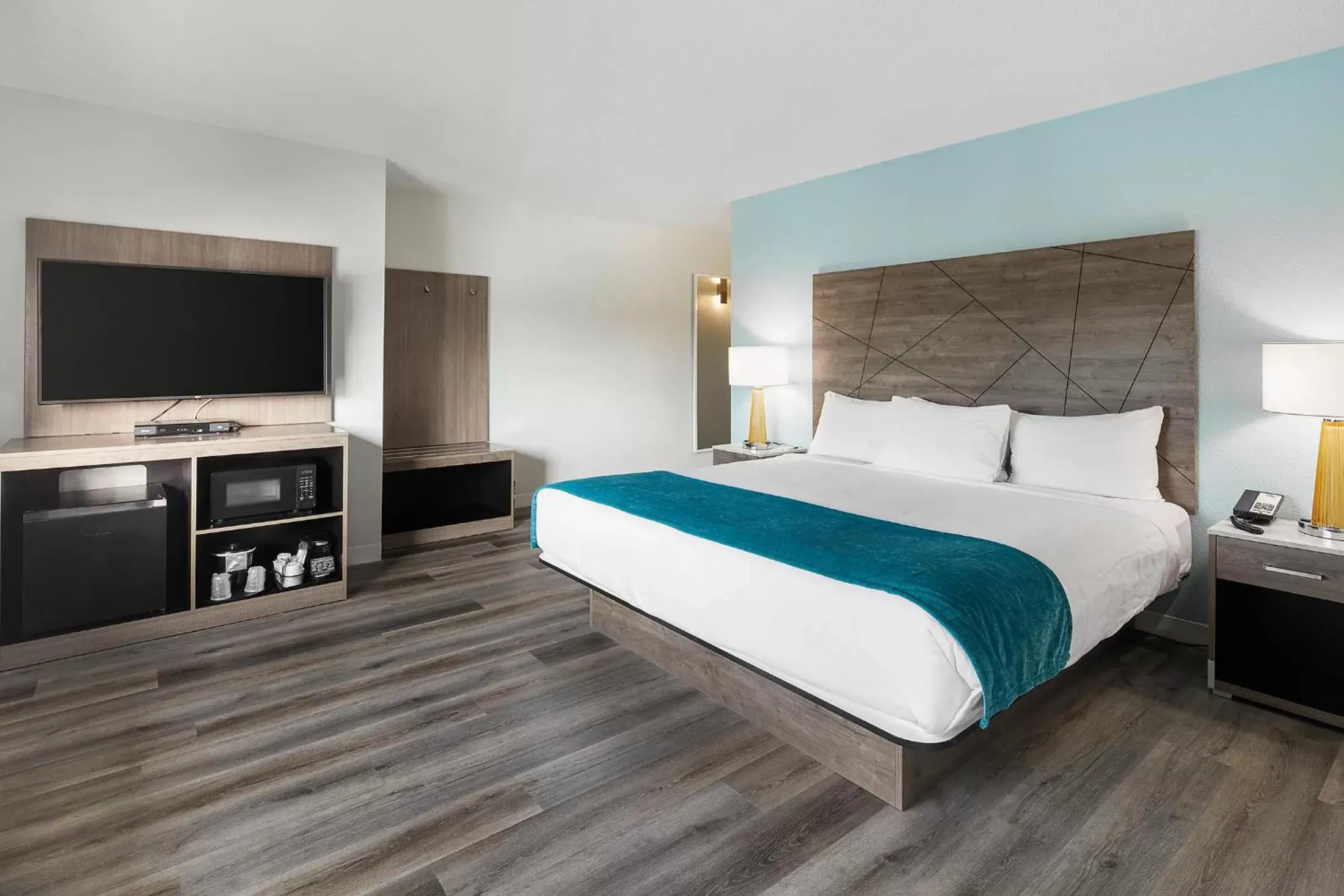 One King Bed w/ Sitting Room and Sofa Bed in Inn At Rehoboth One King Bed w/ Sitting Room and Sofa Bed in Inn At Rehoboth