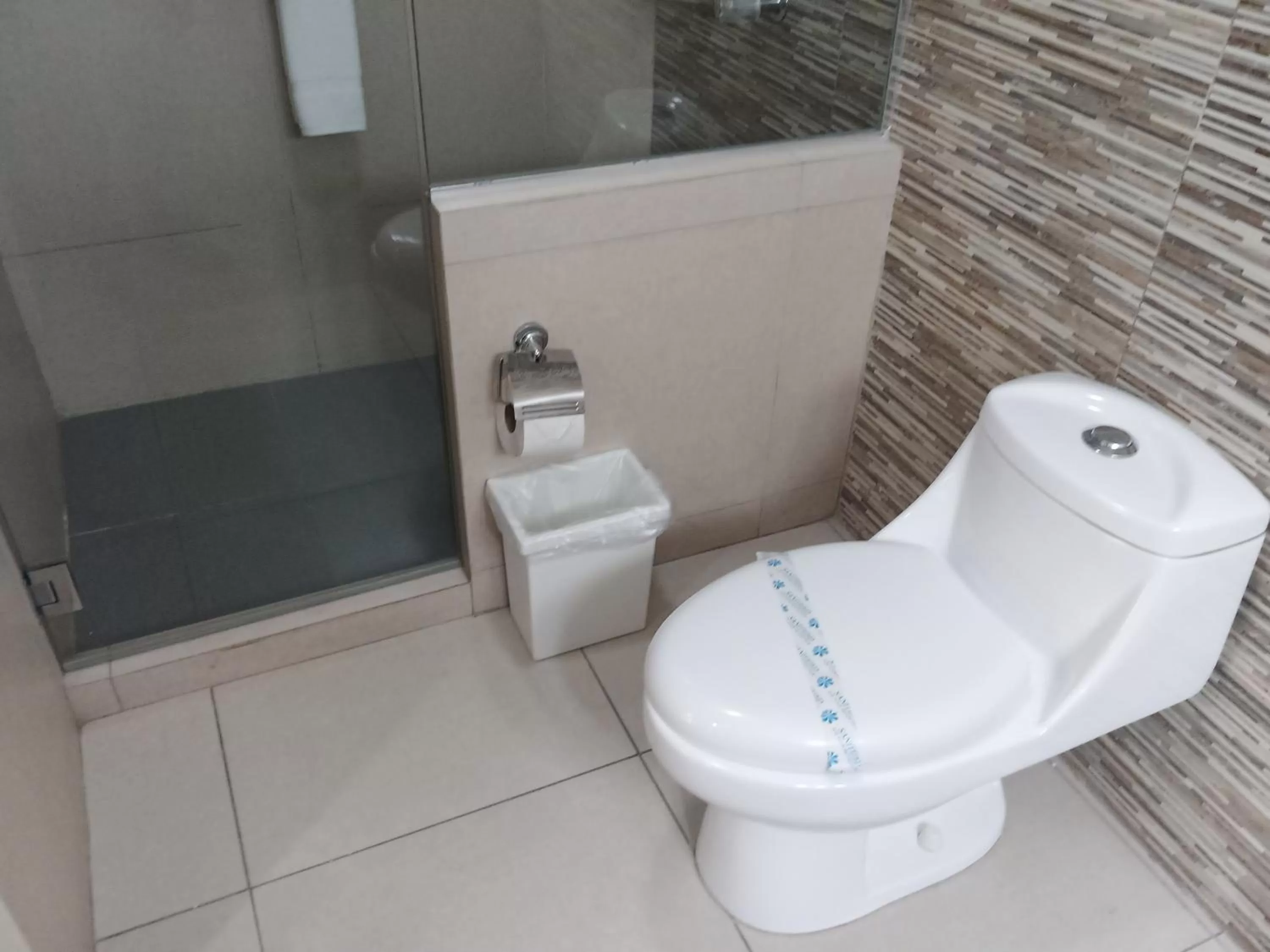 Bathroom in Baja Inn Hoteles Ensenada