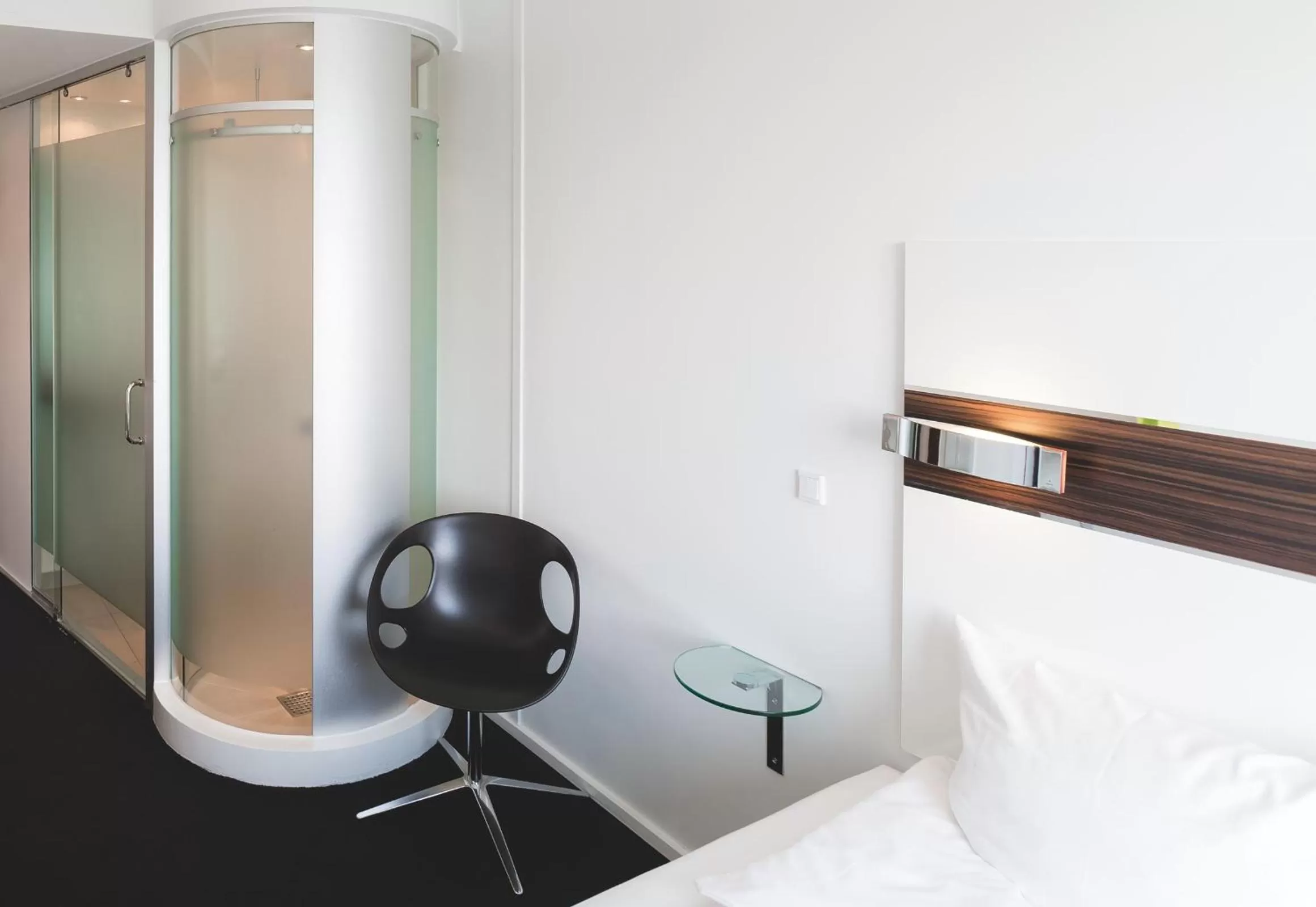 Photo of the whole room, Bed in Wakeup Copenhagen - Carsten Niebuhrs Gade