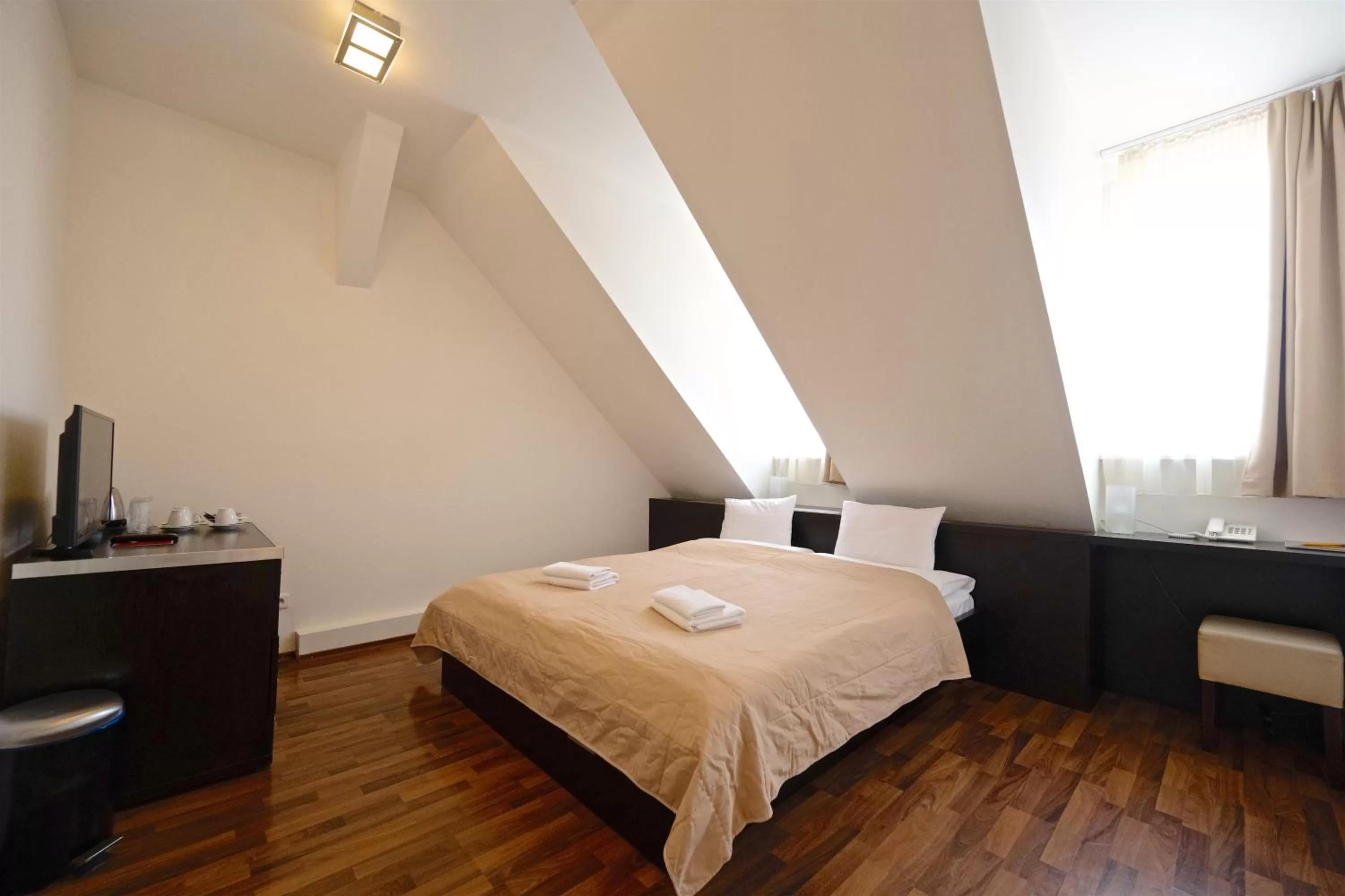 TV and multimedia, Bed in Grand Hotel Trenčin