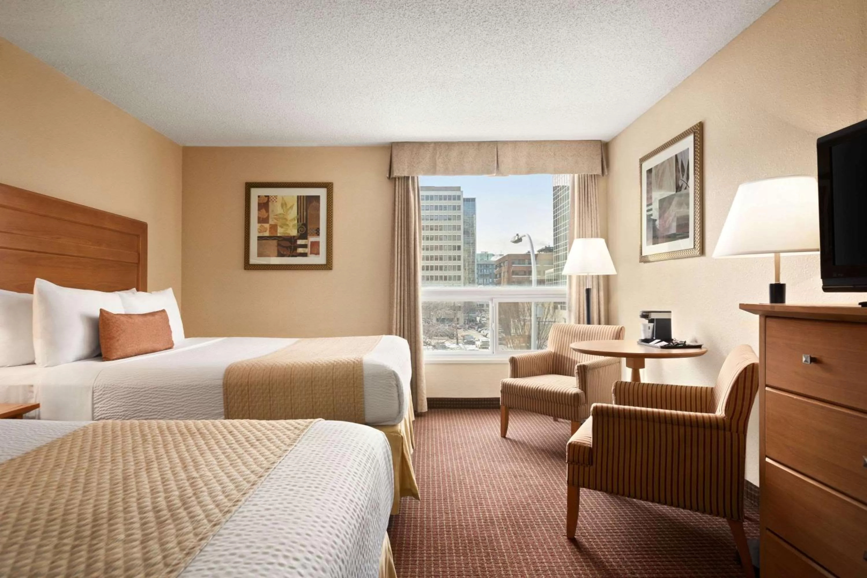 Photo of the whole room, Bed in Days Inn by Wyndham Edmonton Downtown