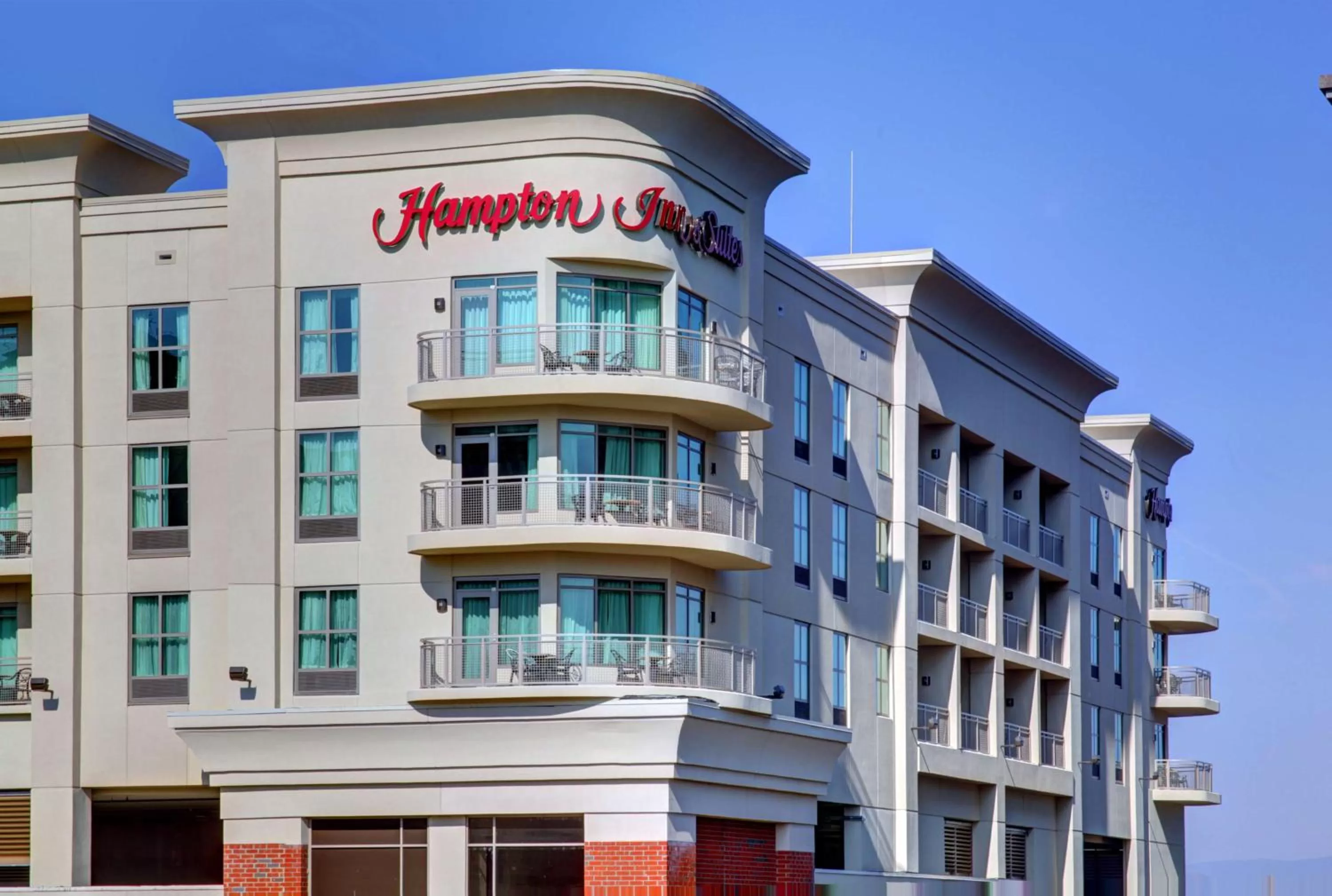 Property building in Hampton Inn & Suites - Roanoke-Downtown, VA