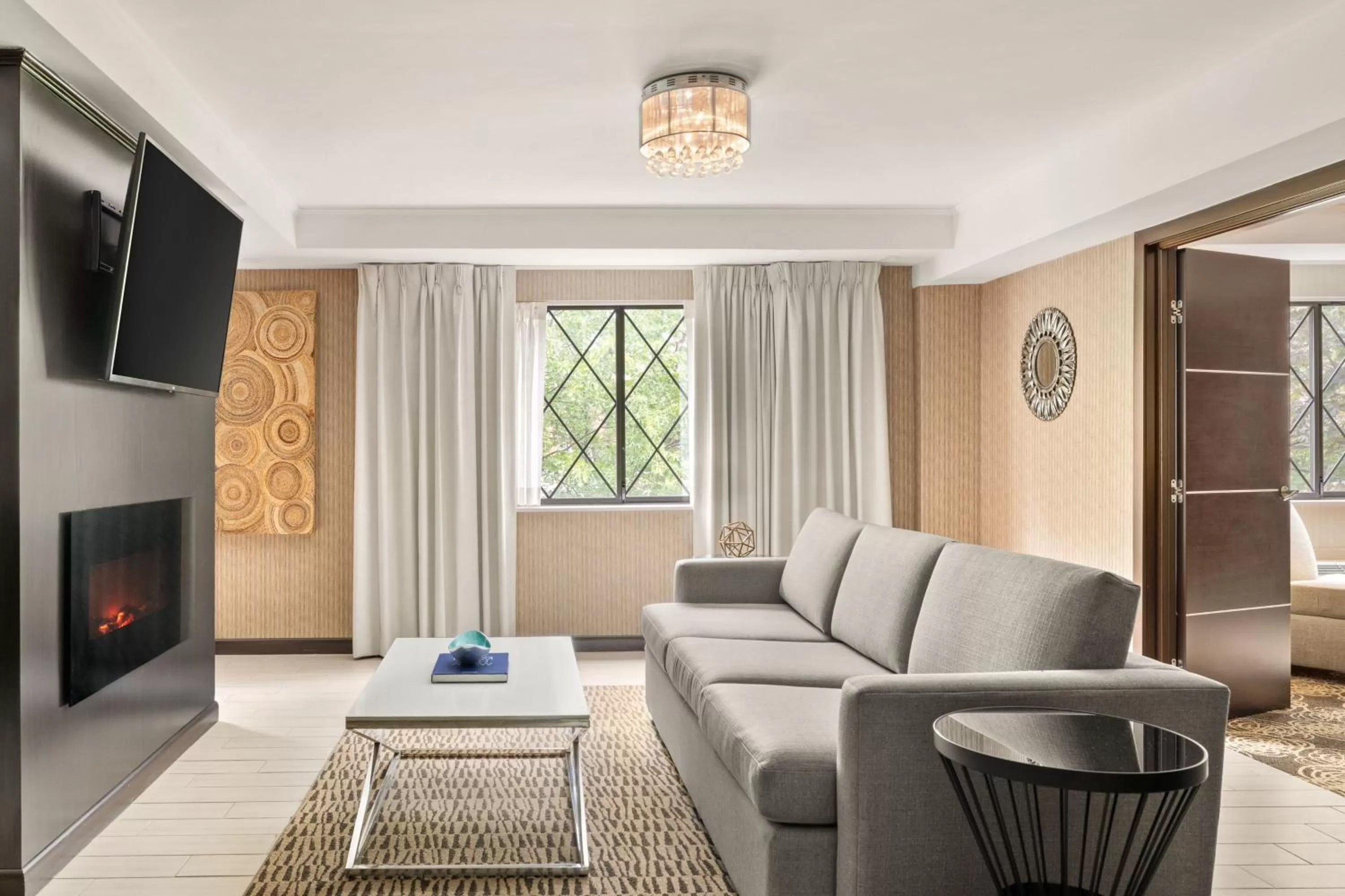 Photo of the whole room in Sheraton Nashua