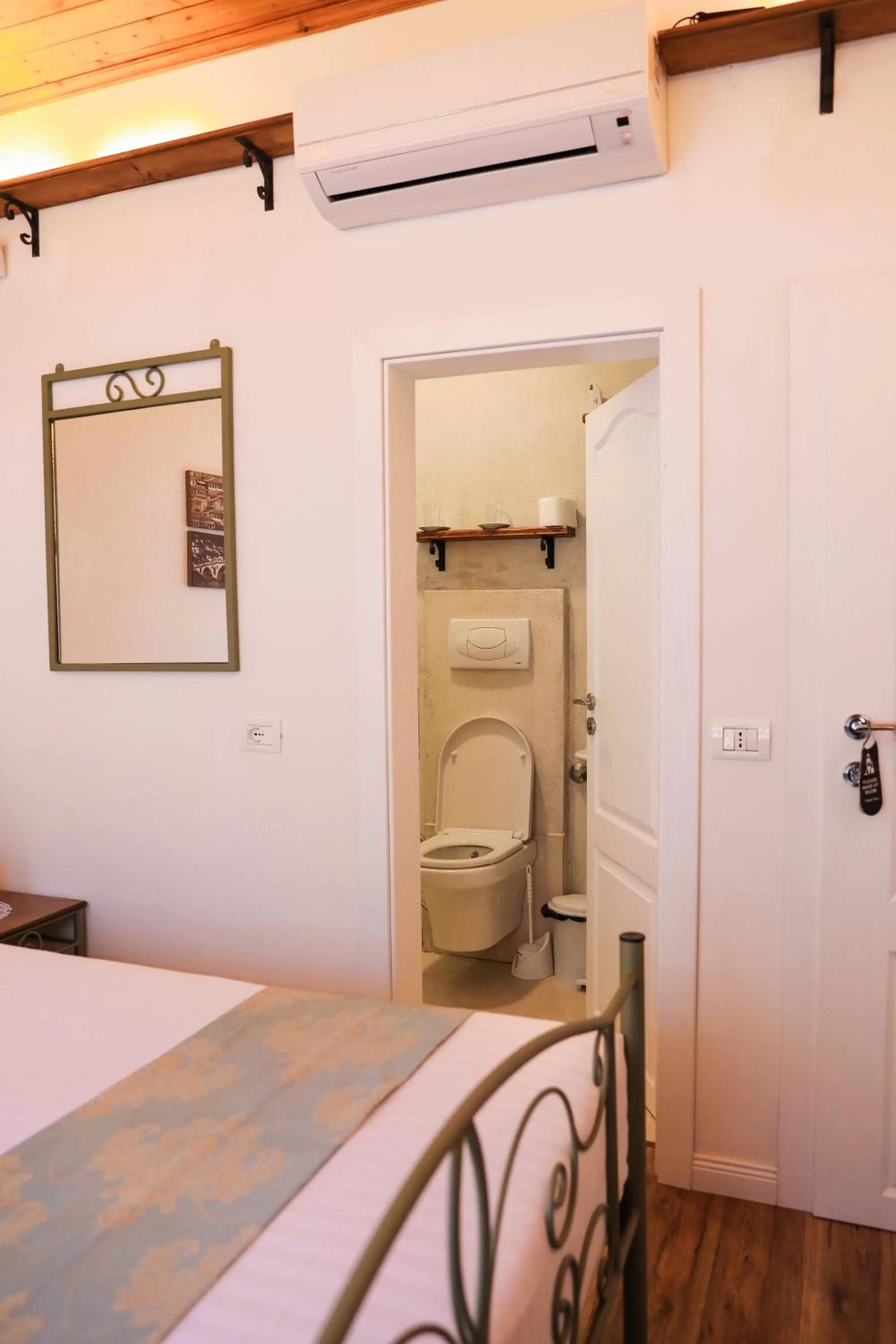 Photo of the whole room, Bed in Vila 4 Bed&Breakfast