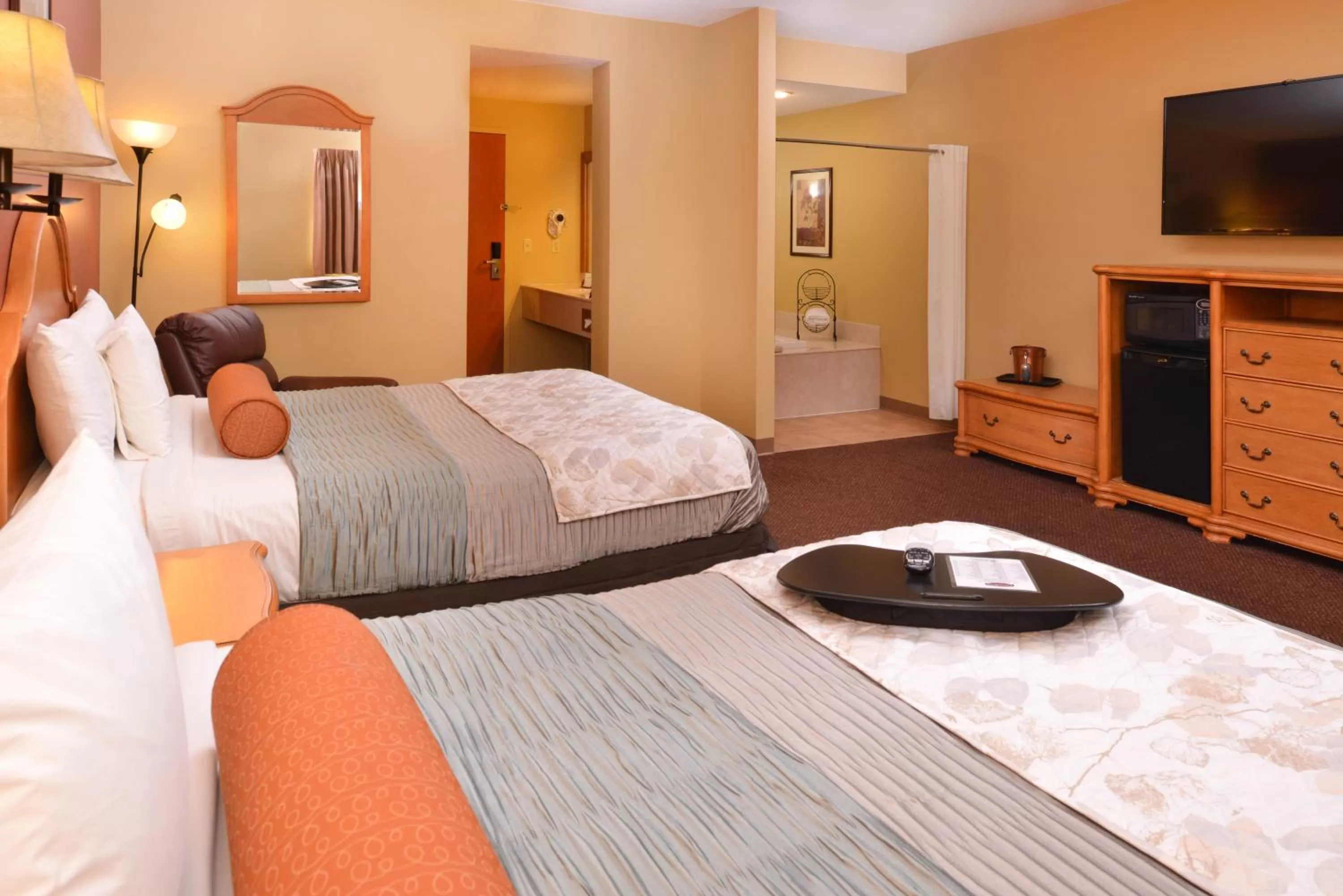Photo of the whole room, Bed in Country Hearth Inn & Suites Edwardsville