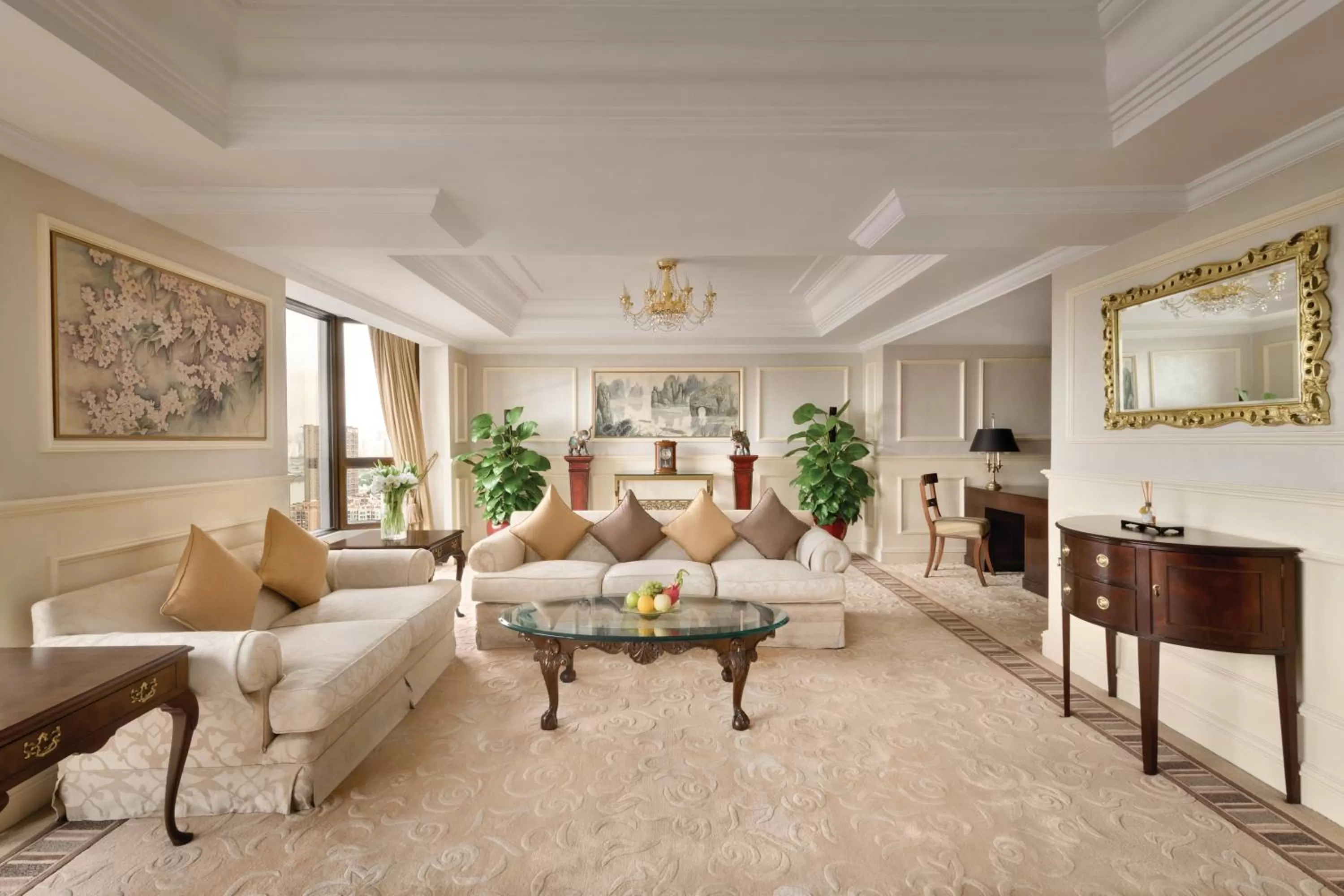 Living room in Shangri-La Shenzhen