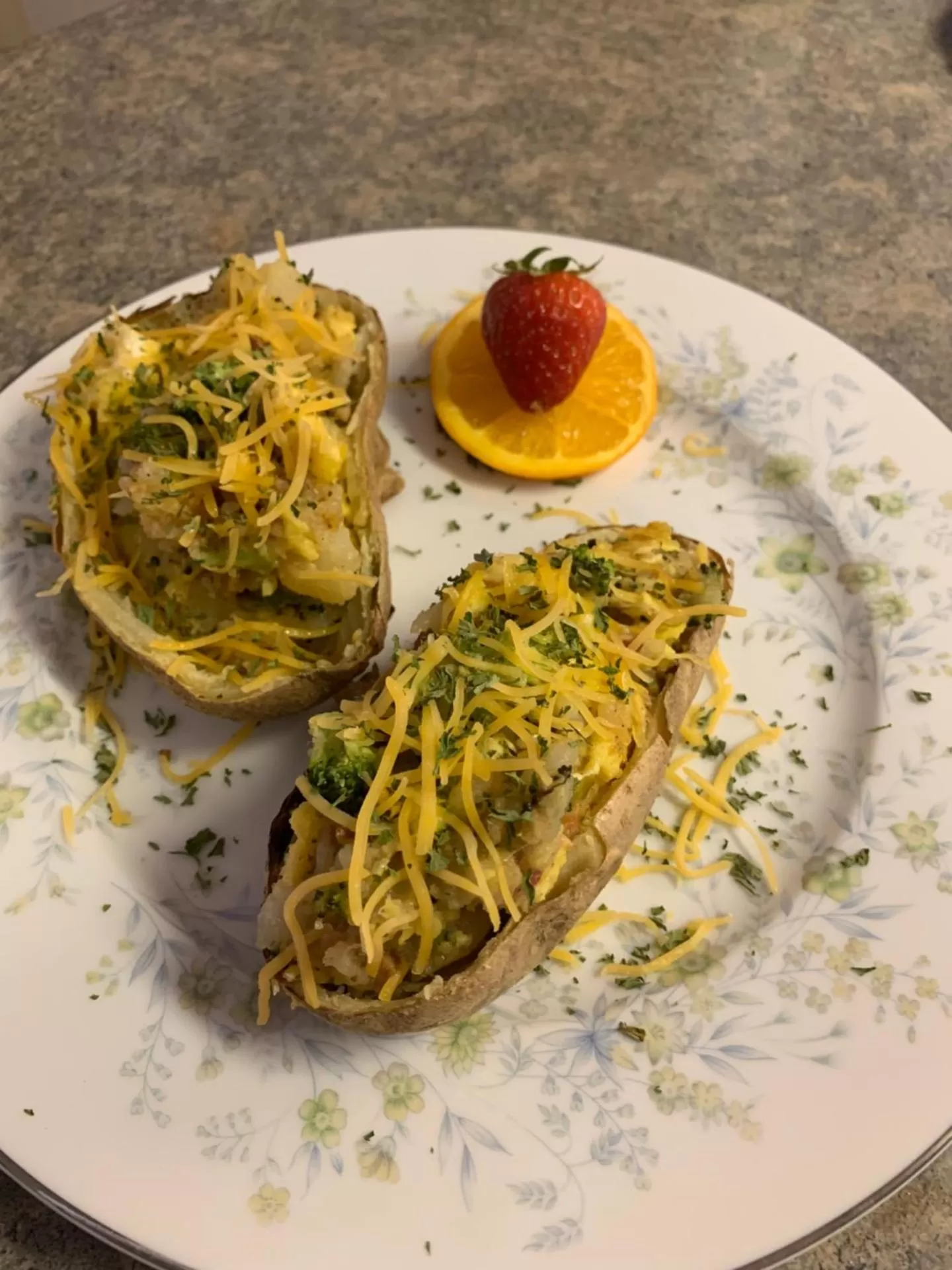 Food and drinks in Buttonwood Inn on Mount Surprise