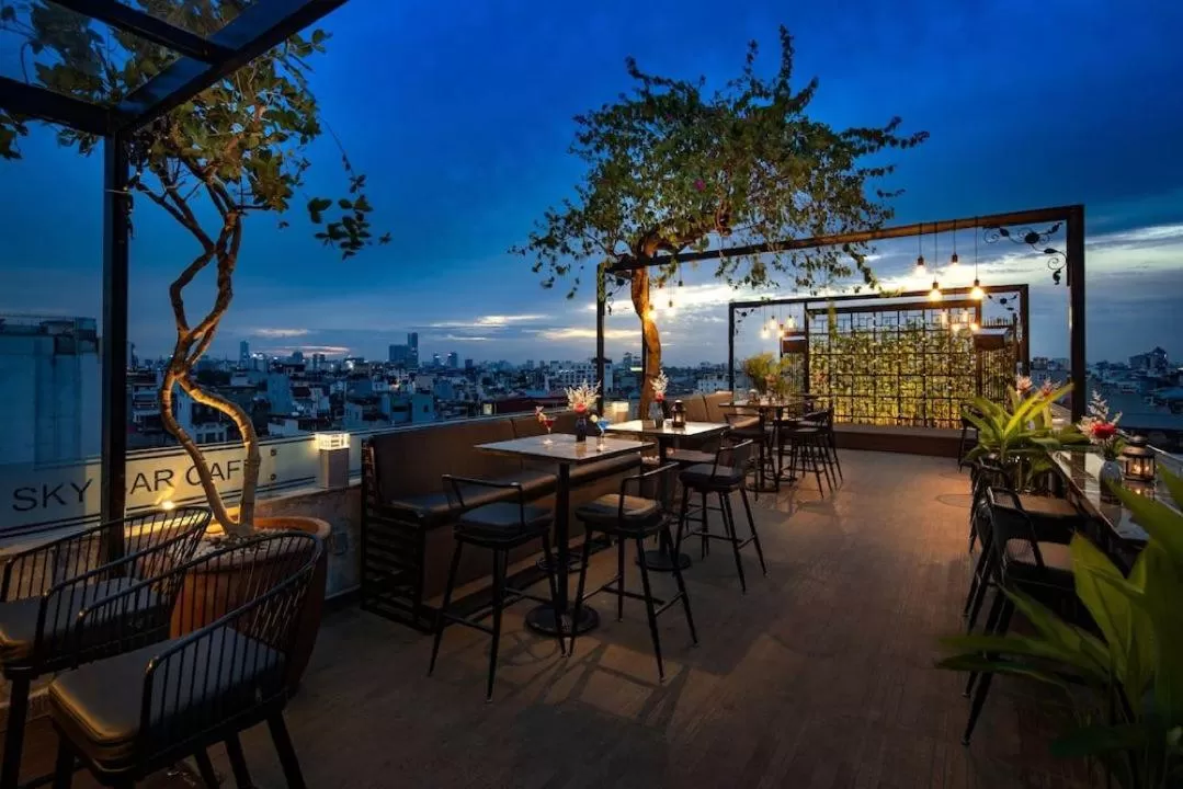 Lounge or bar, Restaurant/Places to Eat in Victor Metropolis Hanoi Hotel & Rooftop Bar