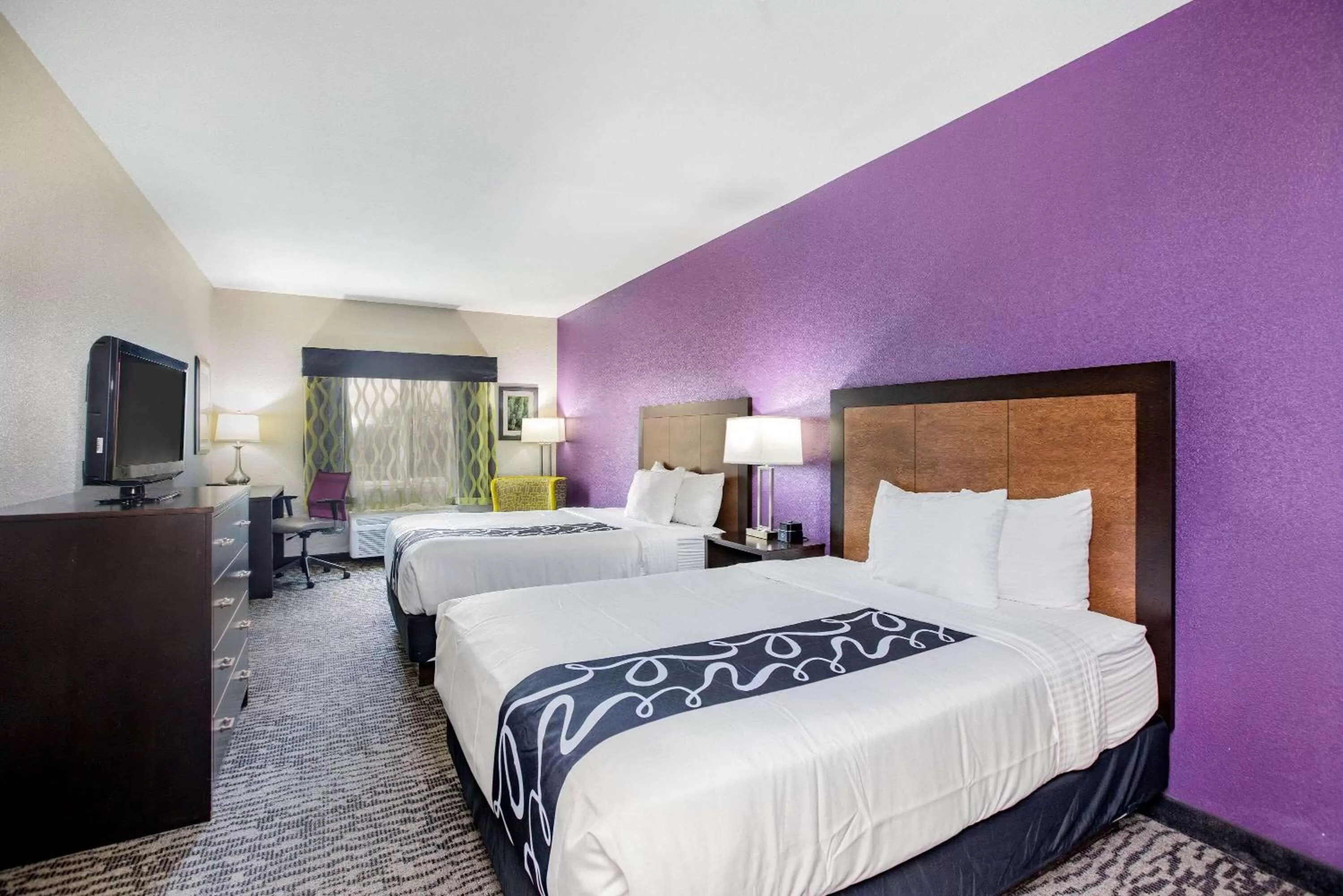 Photo of the whole room, Bed in La Quinta Inn by Wyndham Livermore