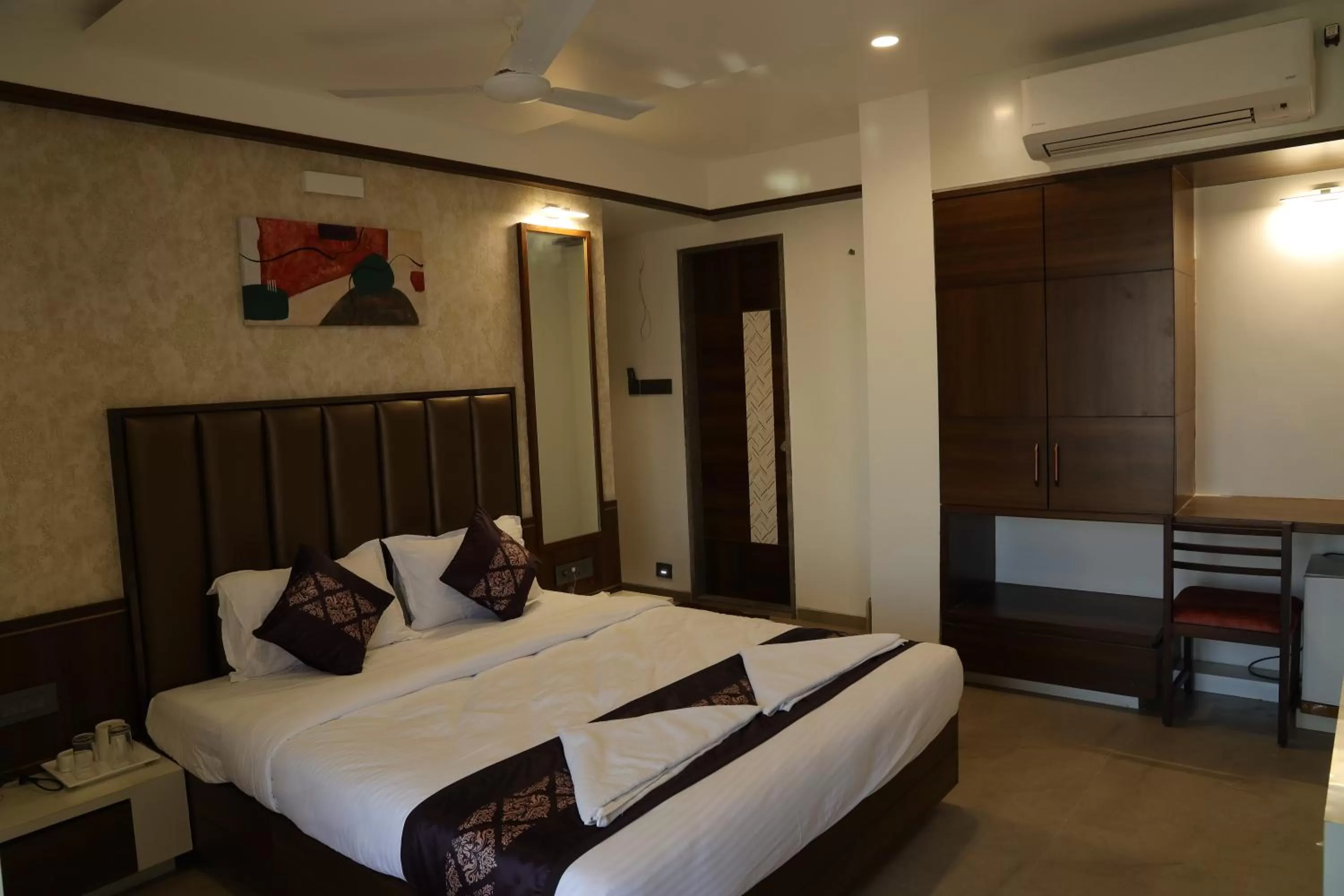 View (from property/room), Bed in Blisss Hotel Kolhapur