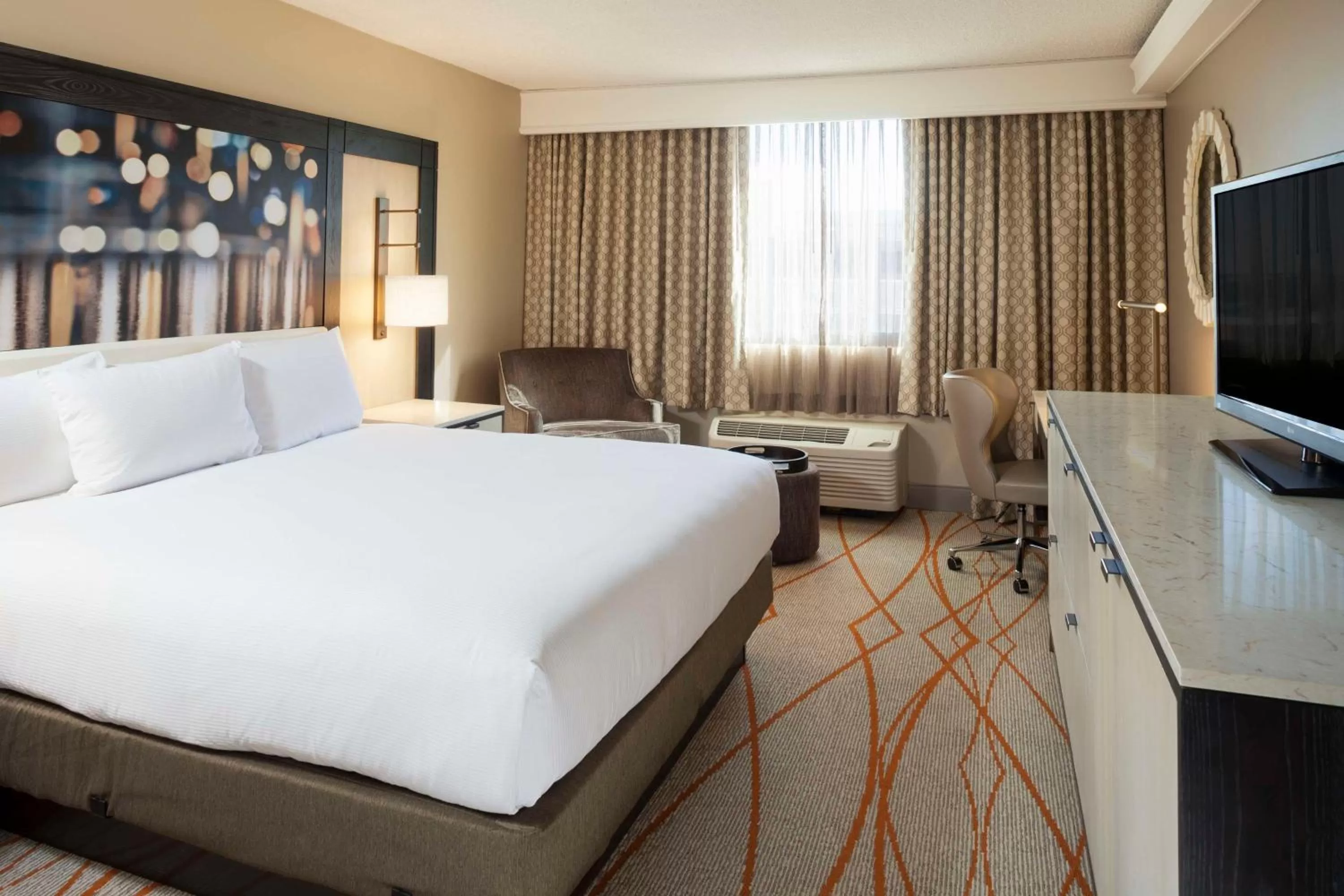 Bed in DoubleTree by Hilton Denver Central Park