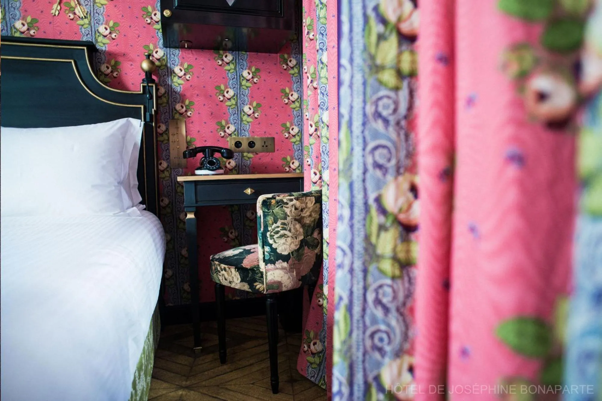 Decorative detail, Bed in Hôtel de Joséphine BONAPARTE