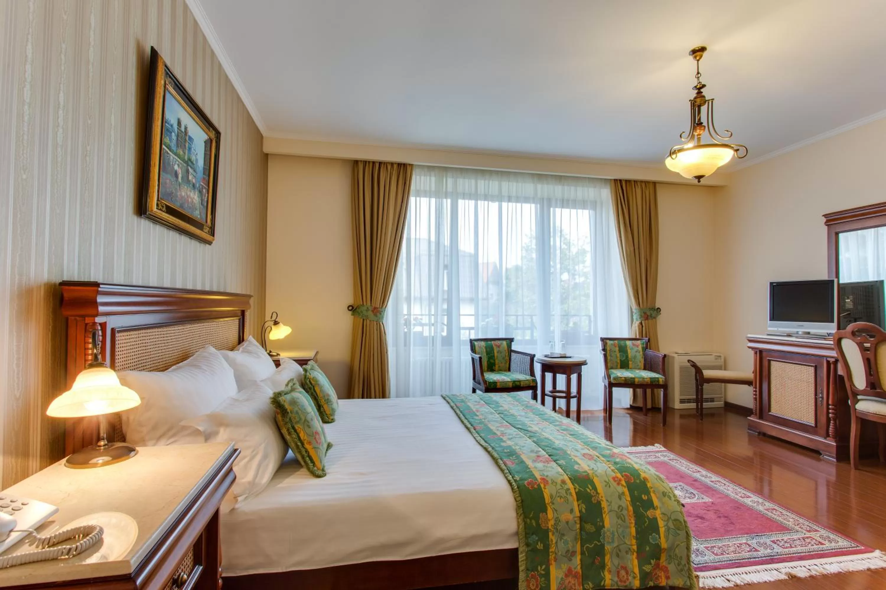 Photo of the whole room, Bed in Vila Paris Boutique Hotel