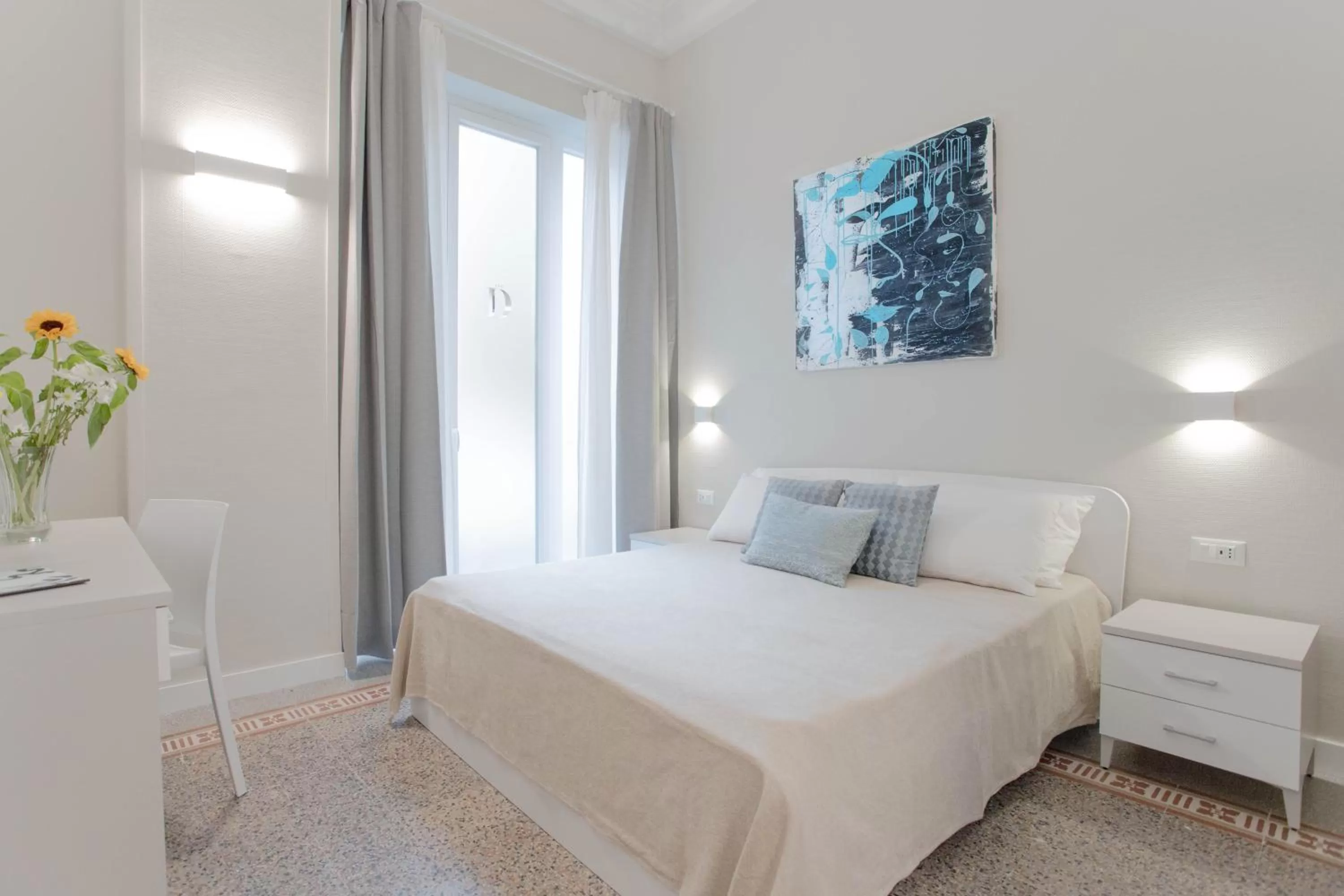 Photo of the whole room, Bed in Donna Isa B&B