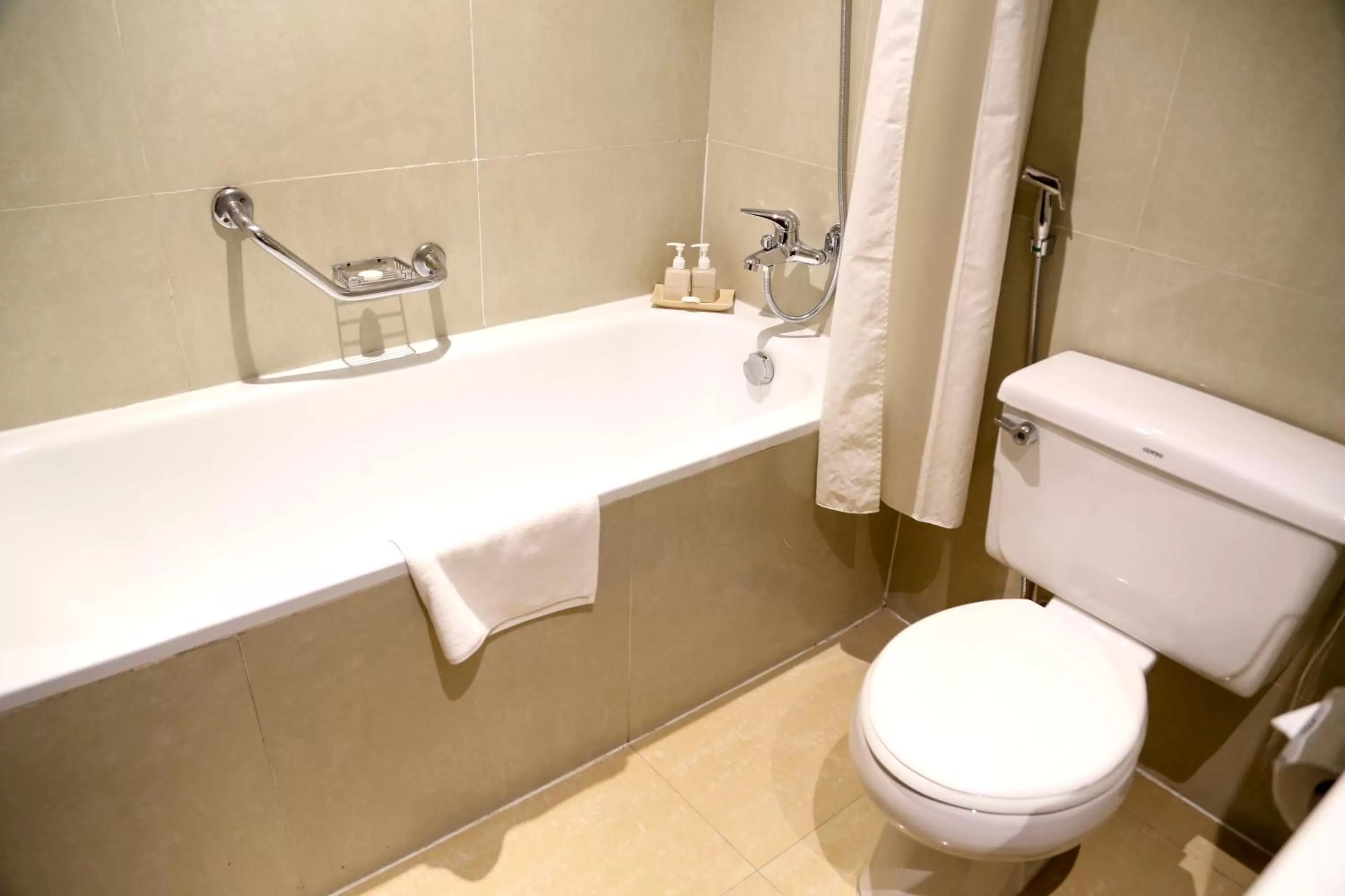 Bathroom in Mon Regency Hotel