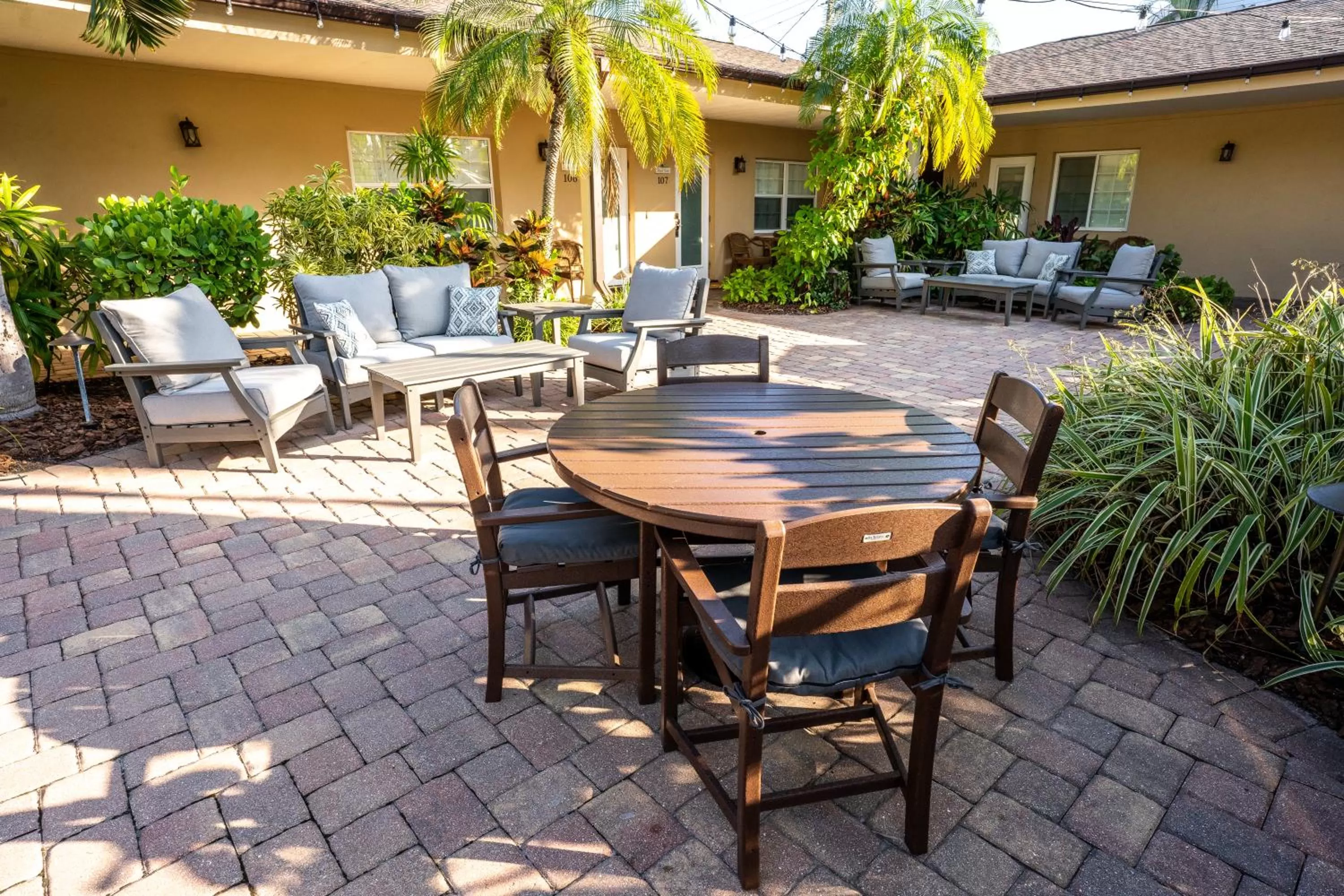 Property building in The Capri at Siesta