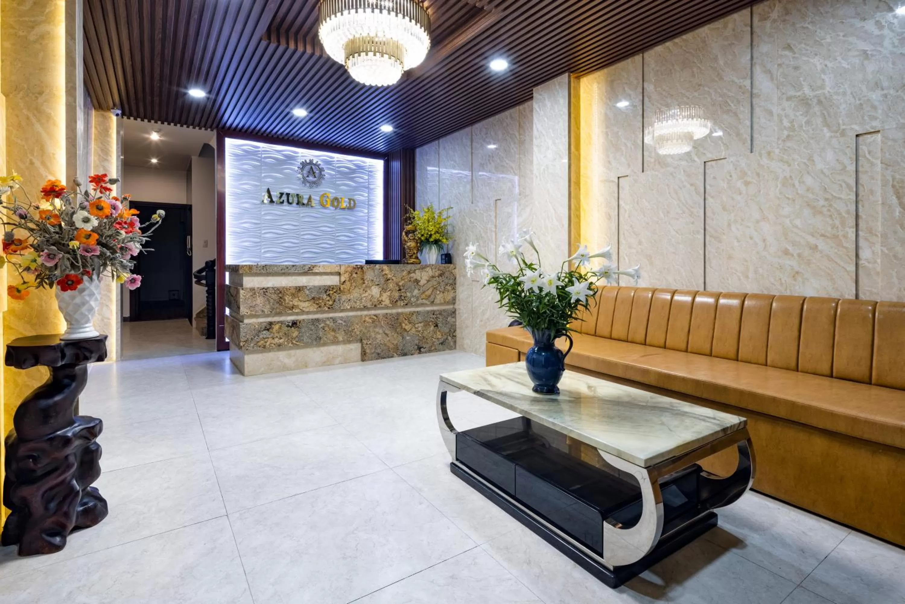 Lobby or reception in Azura Gold Hotel & Apartment